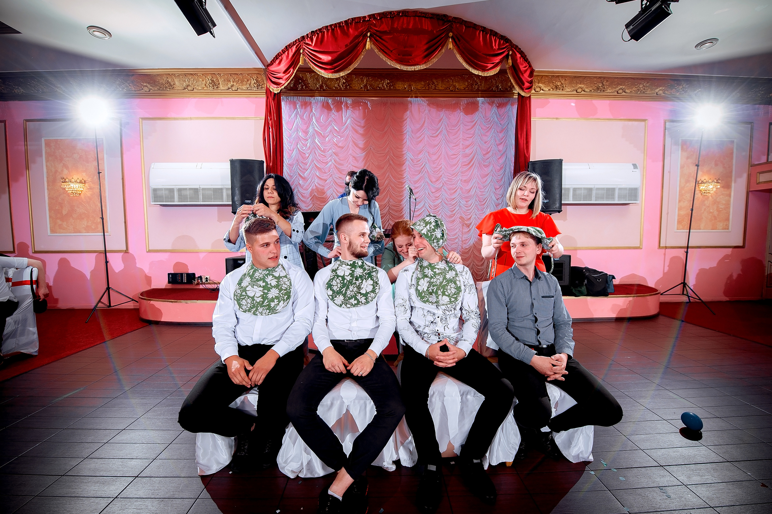 Свадебная фотопрогулка на Черном озере во Фрязино с банкетом в "Загоро. Свадебный и семейный фотограф Виктория Носачёва. Щелково, Москва и МО