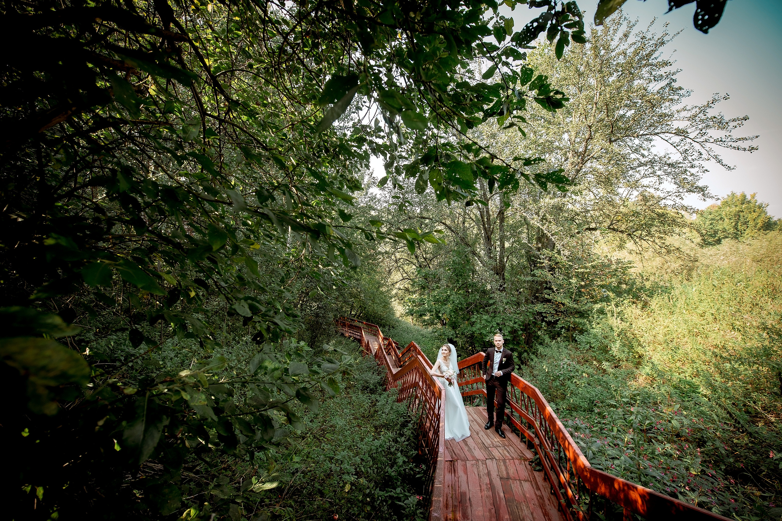 Свадебная фотопрогулка в Коломенском летом. Свадебный и семейный фотограф Виктория Носачёва. Щелково, Москва и МО