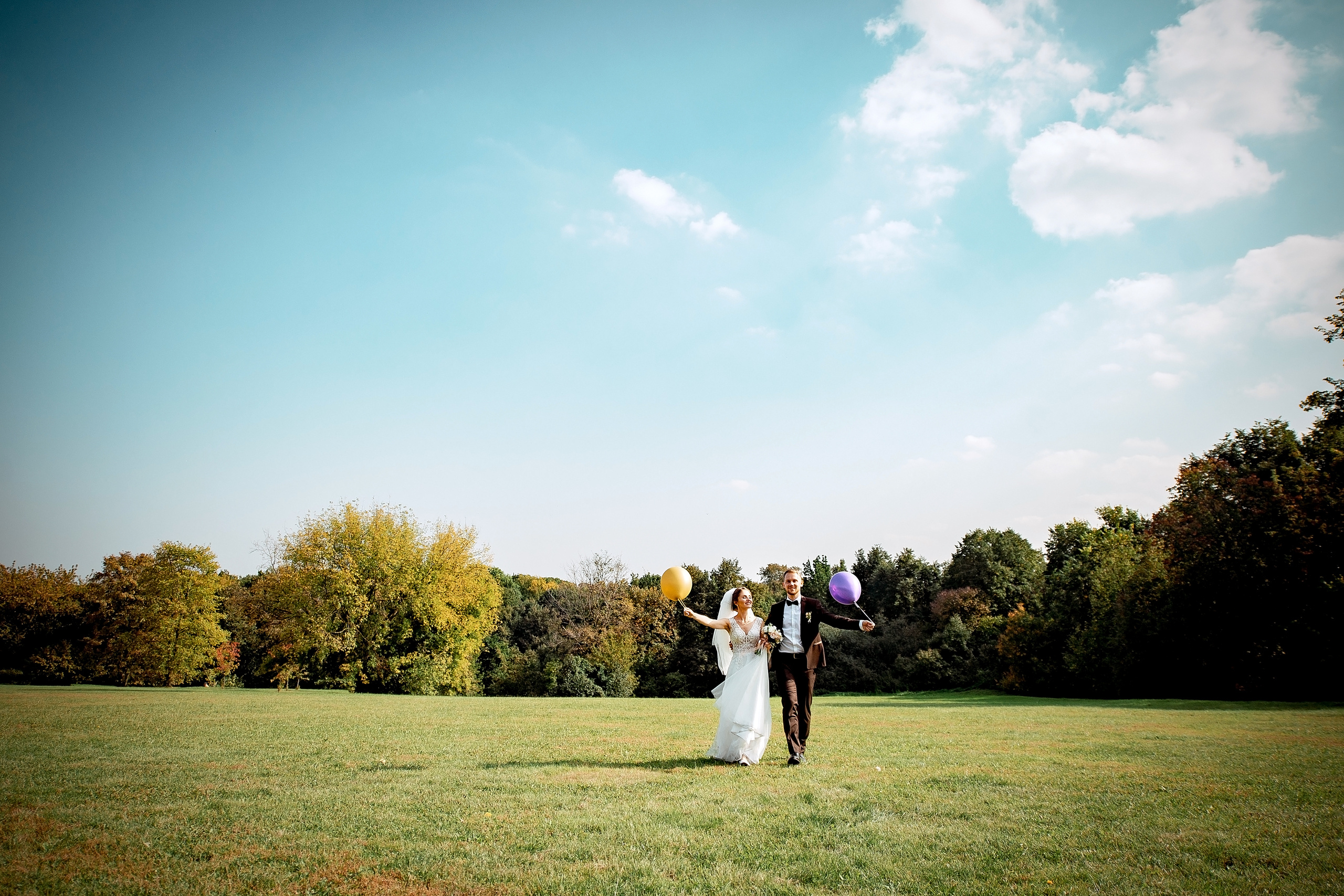 Свадебная фотопрогулка в Коломенском летом. Свадебный и семейный фотограф Виктория Носачёва. Щелково, Москва и МО