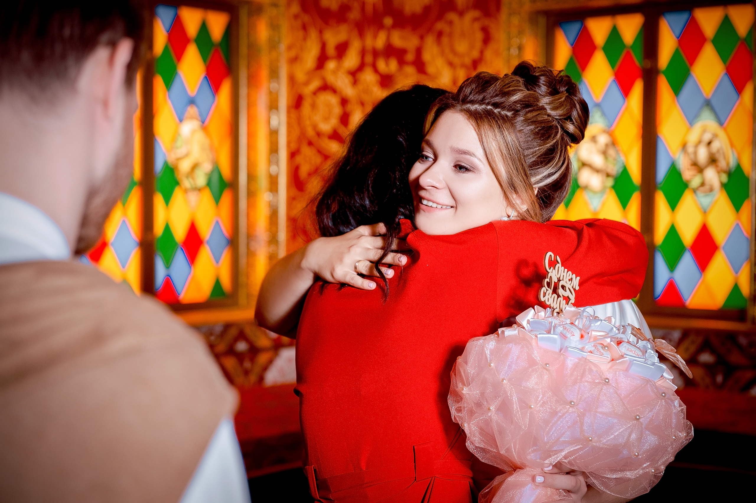 Свадьба с росписью в Дворце царя Алексея Михайловича и банкетом в Кари. Свадебный и семейный фотограф Виктория Носачёва. Щелково, Москва и МО