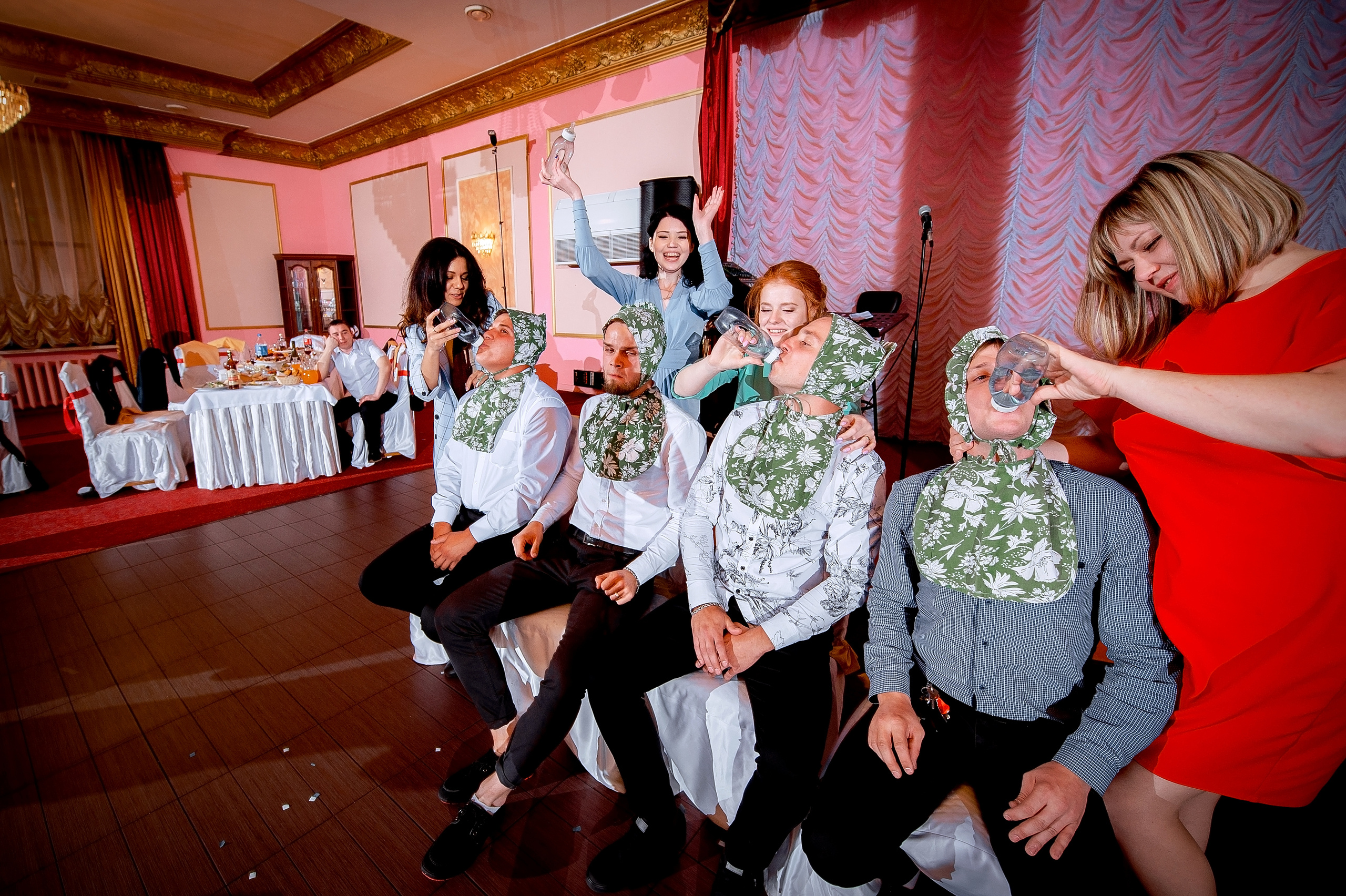 Свадебная фотопрогулка на Черном озере во Фрязино с банкетом в "Загоро. Свадебный и семейный фотограф Виктория Носачёва. Щелково, Москва и МО