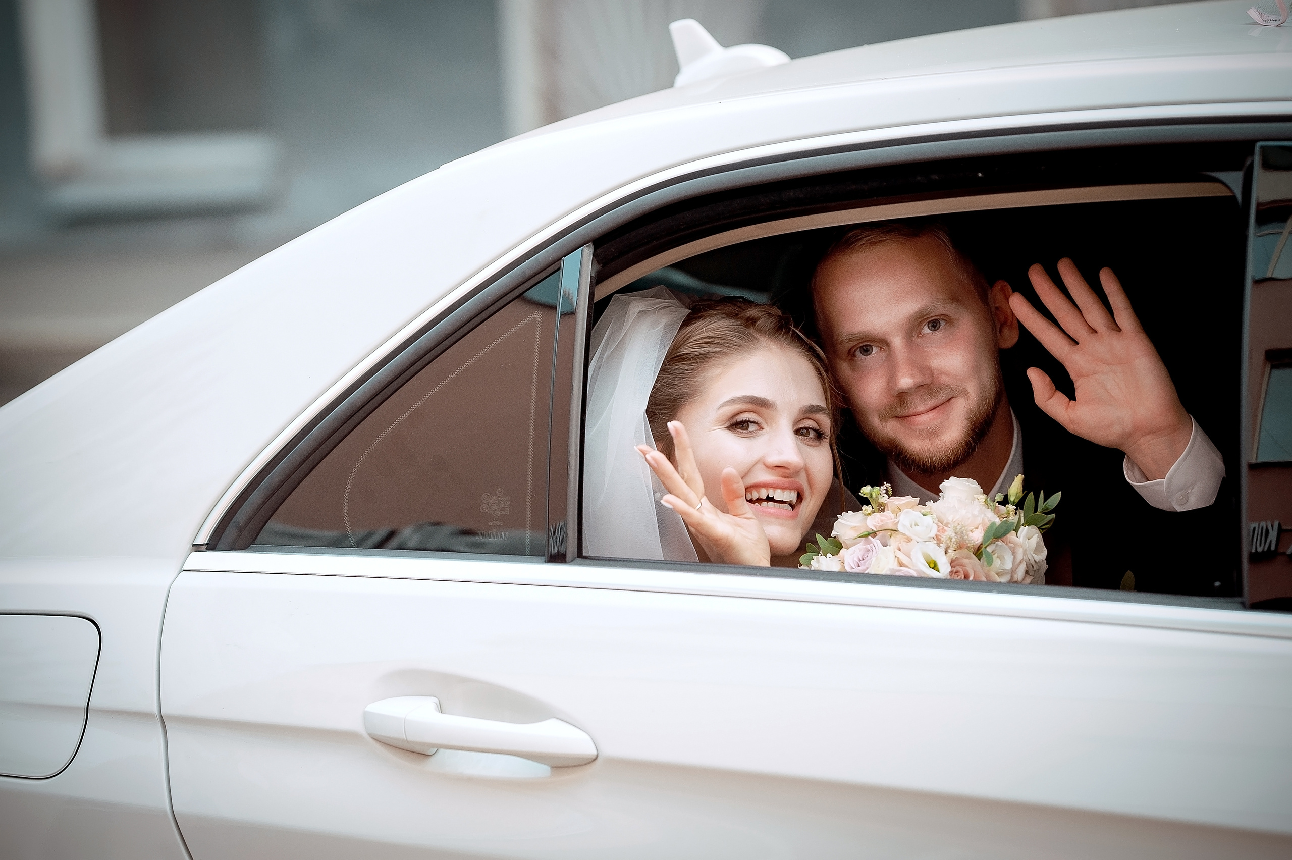 Свадебная фотопрогулка в Коломенском летом. Свадебный и семейный фотограф Виктория Носачёва. Щелково, Москва и МО