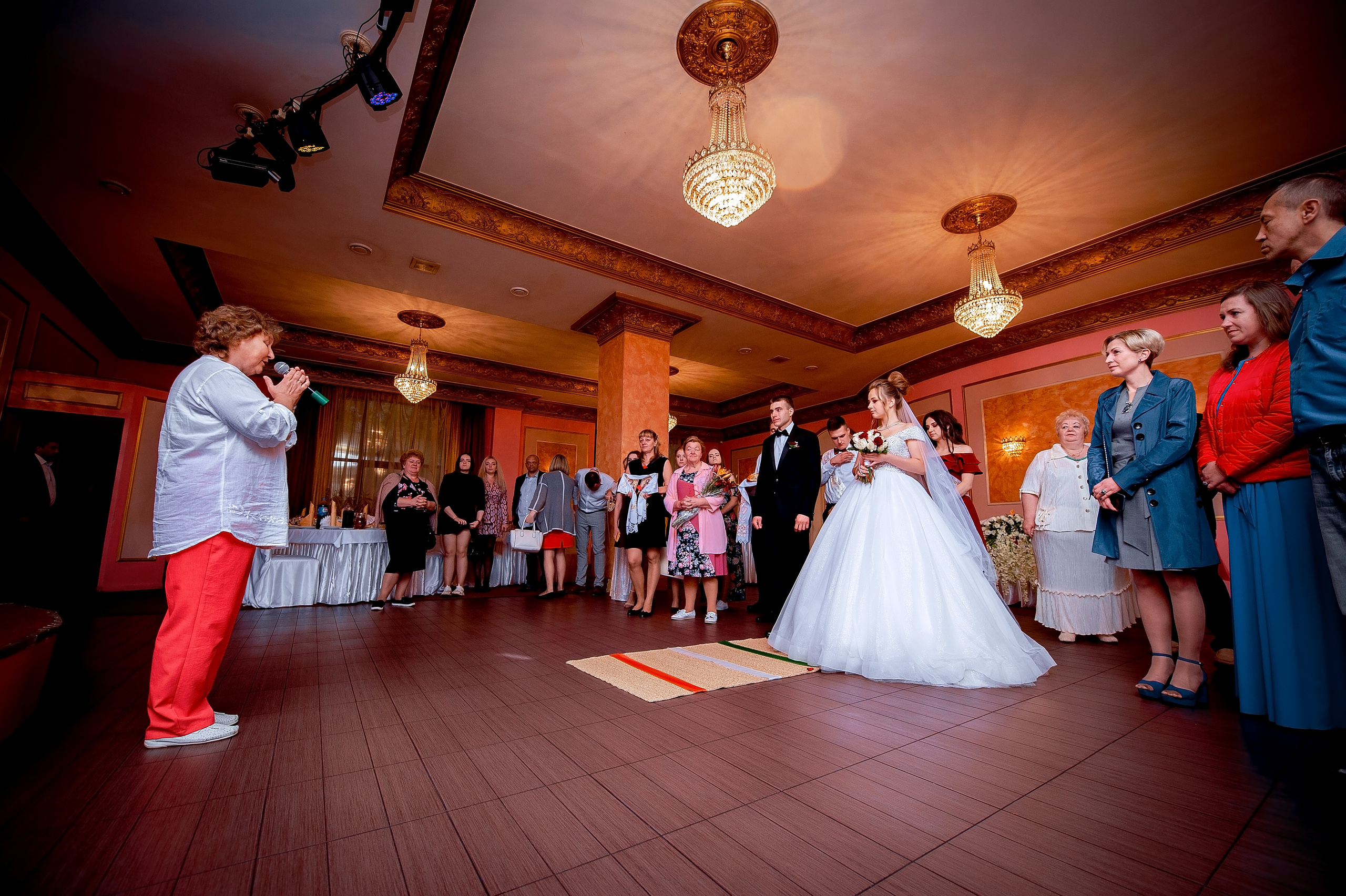 Свадебная фотопрогулка на Черном озере во Фрязино с банкетом в "Загоро. Свадебный и семейный фотограф Виктория Носачёва. Щелково, Москва и МО