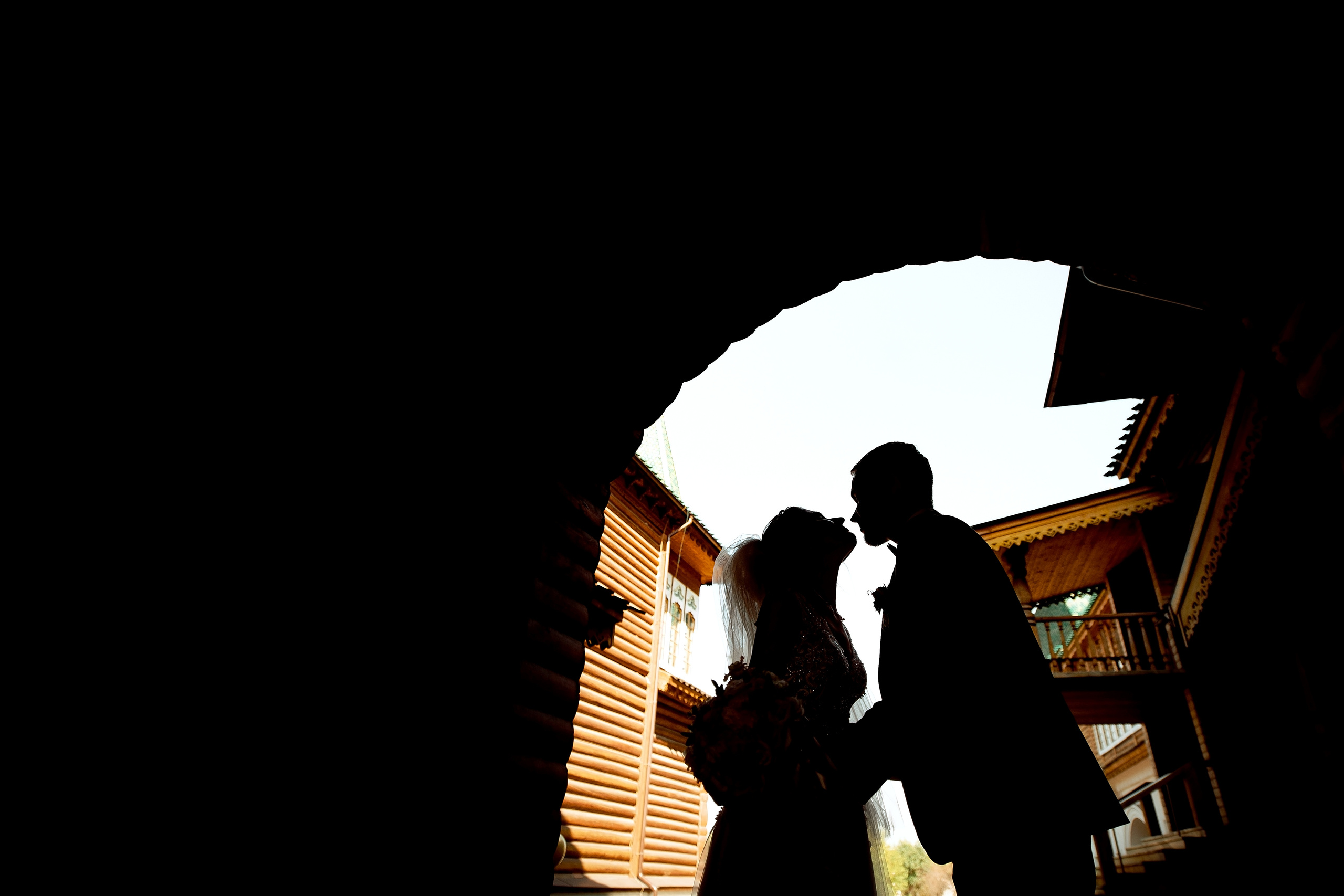 Свадебная фотопрогулка в Коломенском летом. Свадебный и семейный фотограф Виктория Носачёва. Щелково, Москва и МО