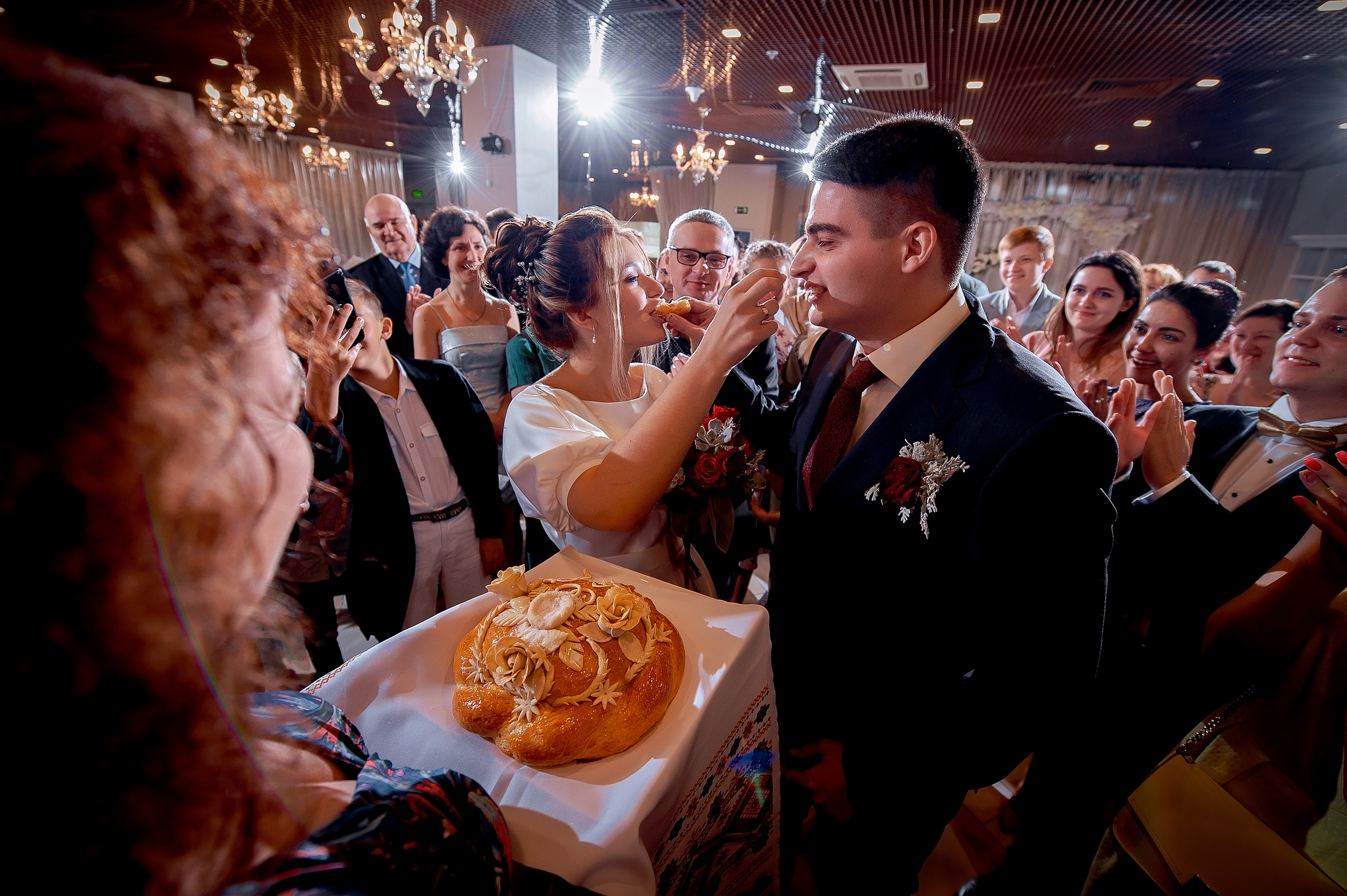 Свадьба с росписью в Дворце царя Алексея Михайловича и банкетом в Кари. Свадебный и семейный фотограф Виктория Носачёва. Щелково, Москва и МО