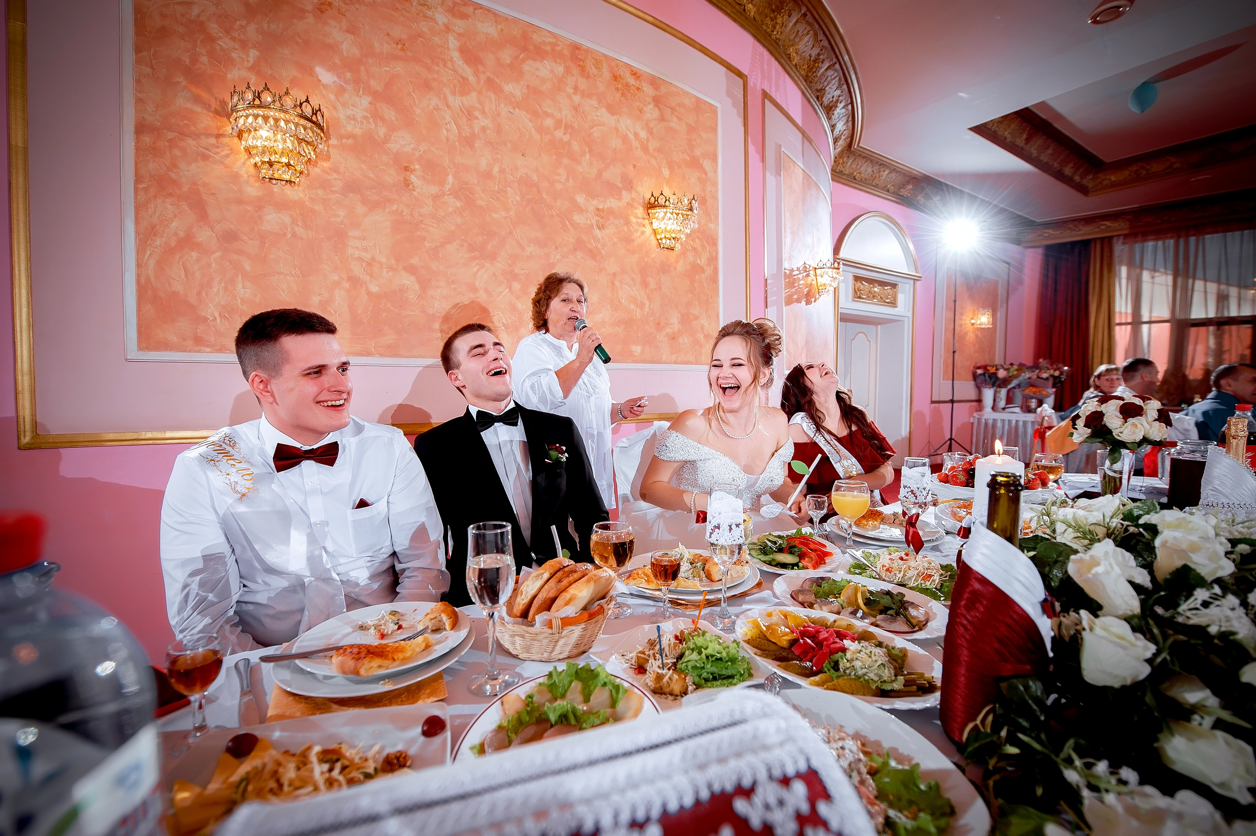 Свадебная фотопрогулка на Черном озере во Фрязино с банкетом в "Загоро. Свадебный и семейный фотограф Виктория Носачёва. Щелково, Москва и МО