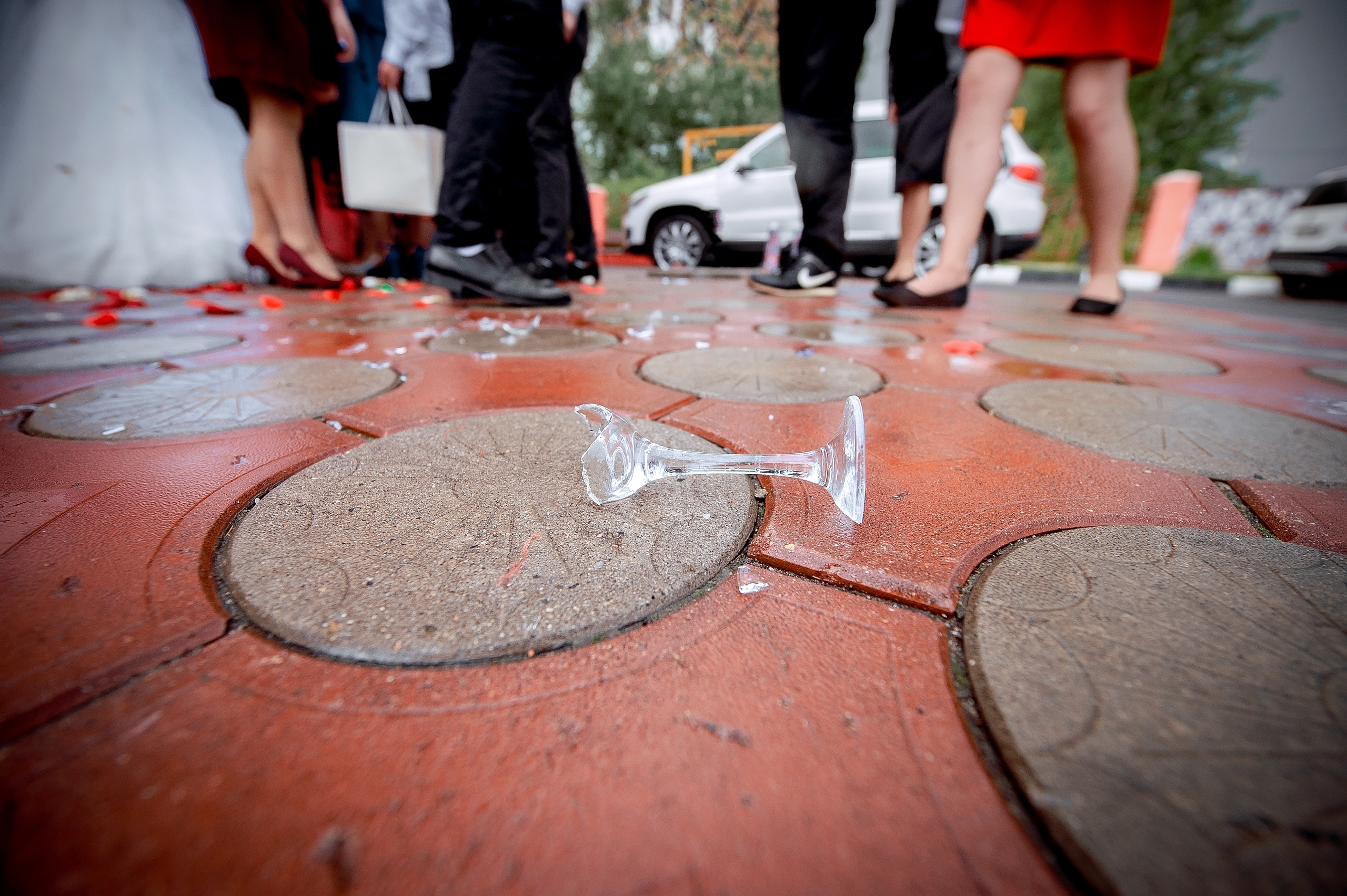 Свадебная фотопрогулка на Черном озере во Фрязино с банкетом в "Загоро. Свадебный и семейный фотограф Виктория Носачёва. Щелково, Москва и МО
