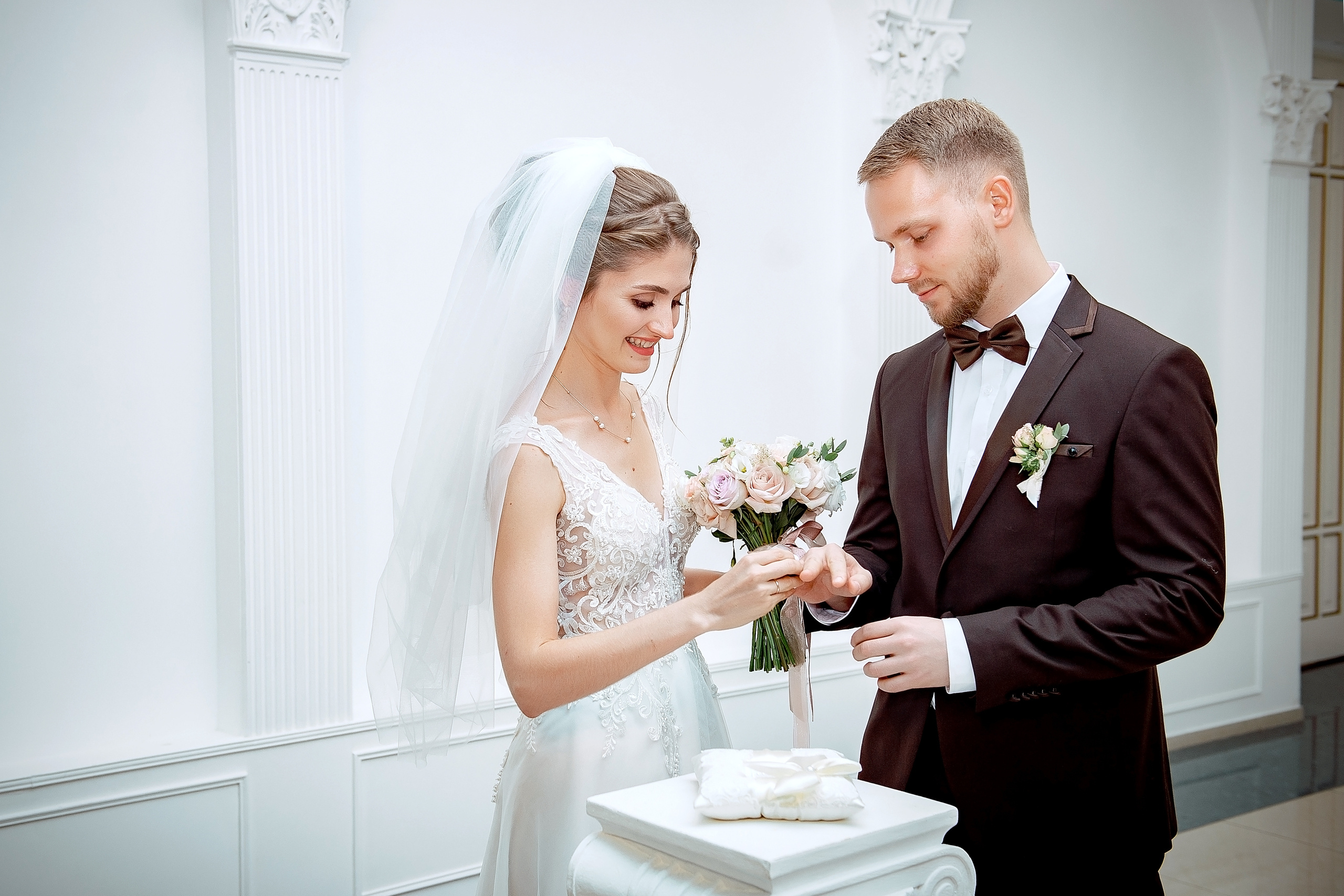 Свадебная фотопрогулка в Коломенском летом. Свадебный и семейный фотограф Виктория Носачёва. Щелково, Москва и МО