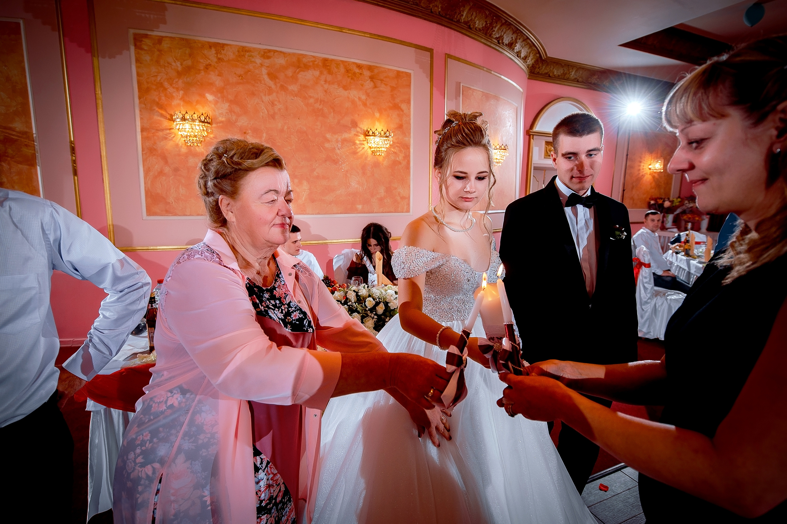 Свадебная фотопрогулка на Черном озере во Фрязино с банкетом в "Загоро. Свадебный и семейный фотограф Виктория Носачёва. Щелково, Москва и МО