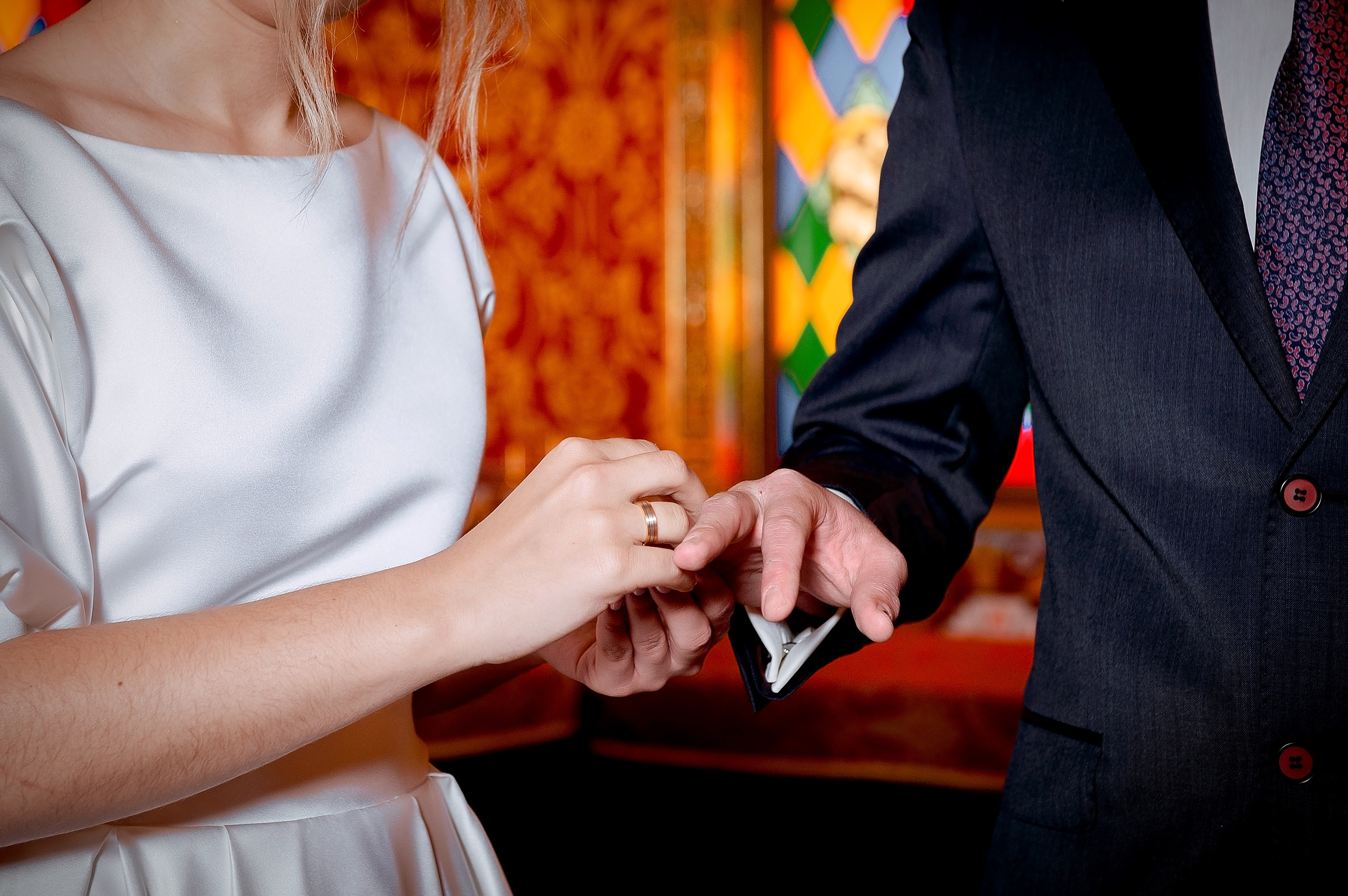 Свадьба с росписью в Дворце царя Алексея Михайловича и банкетом в Кари. Свадебный и семейный фотограф Виктория Носачёва. Щелково, Москва и МО