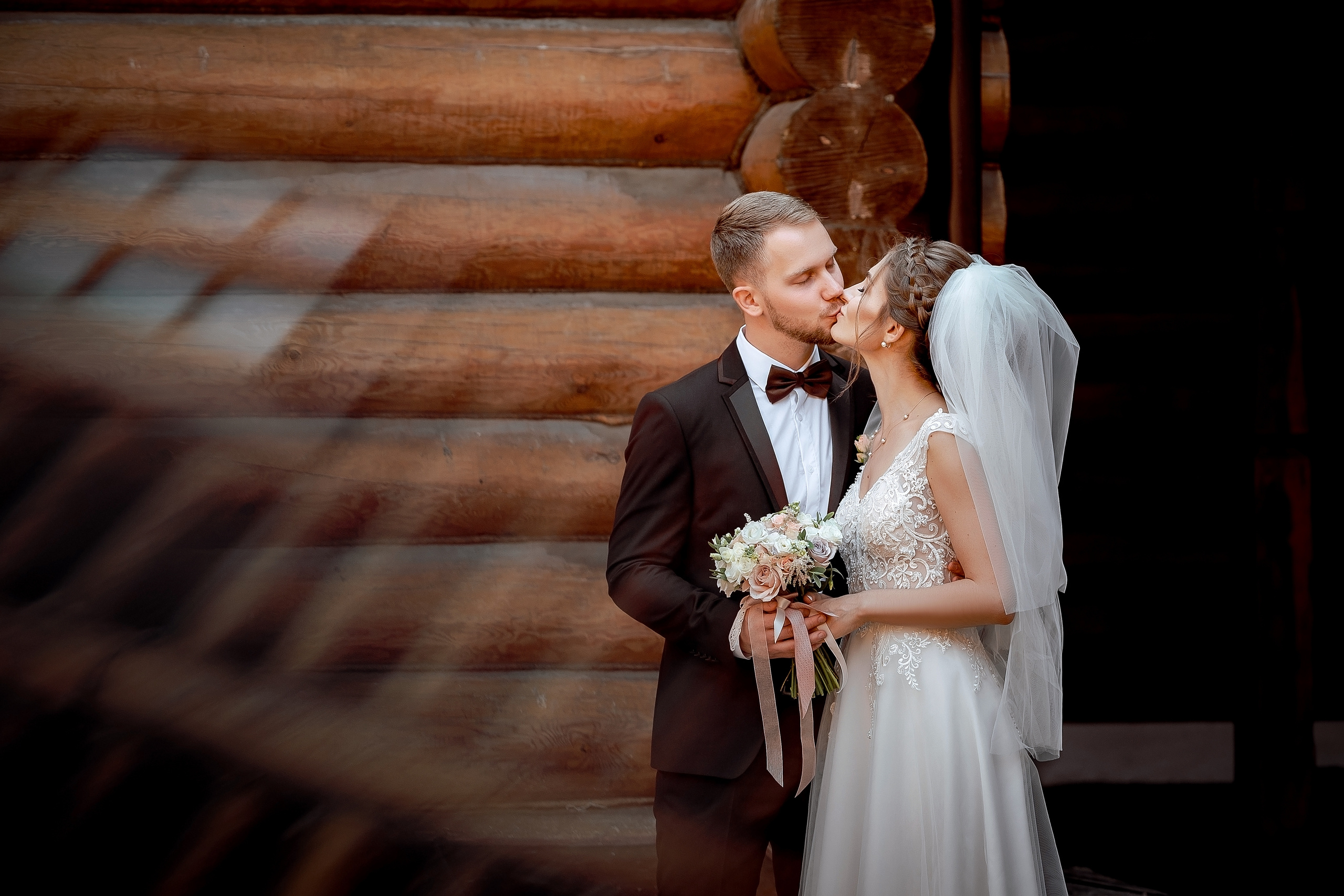 Свадебная фотопрогулка в Коломенском летом. Свадебный и семейный фотограф Виктория Носачёва. Щелково, Москва и МО