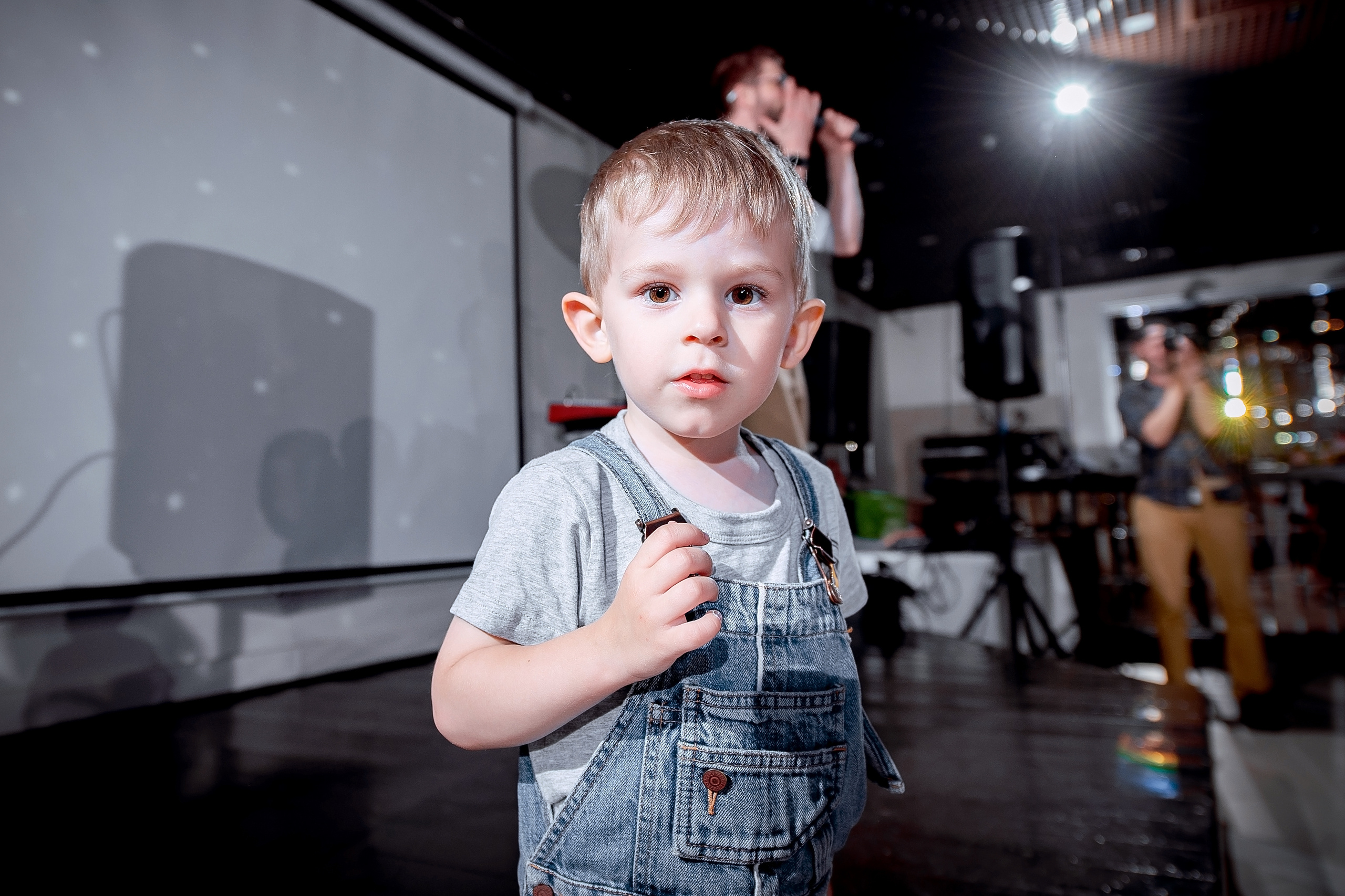 Свадьба с росписью в Дворце царя Алексея Михайловича и банкетом в Кари. Свадебный и семейный фотограф Виктория Носачёва. Щелково, Москва и МО