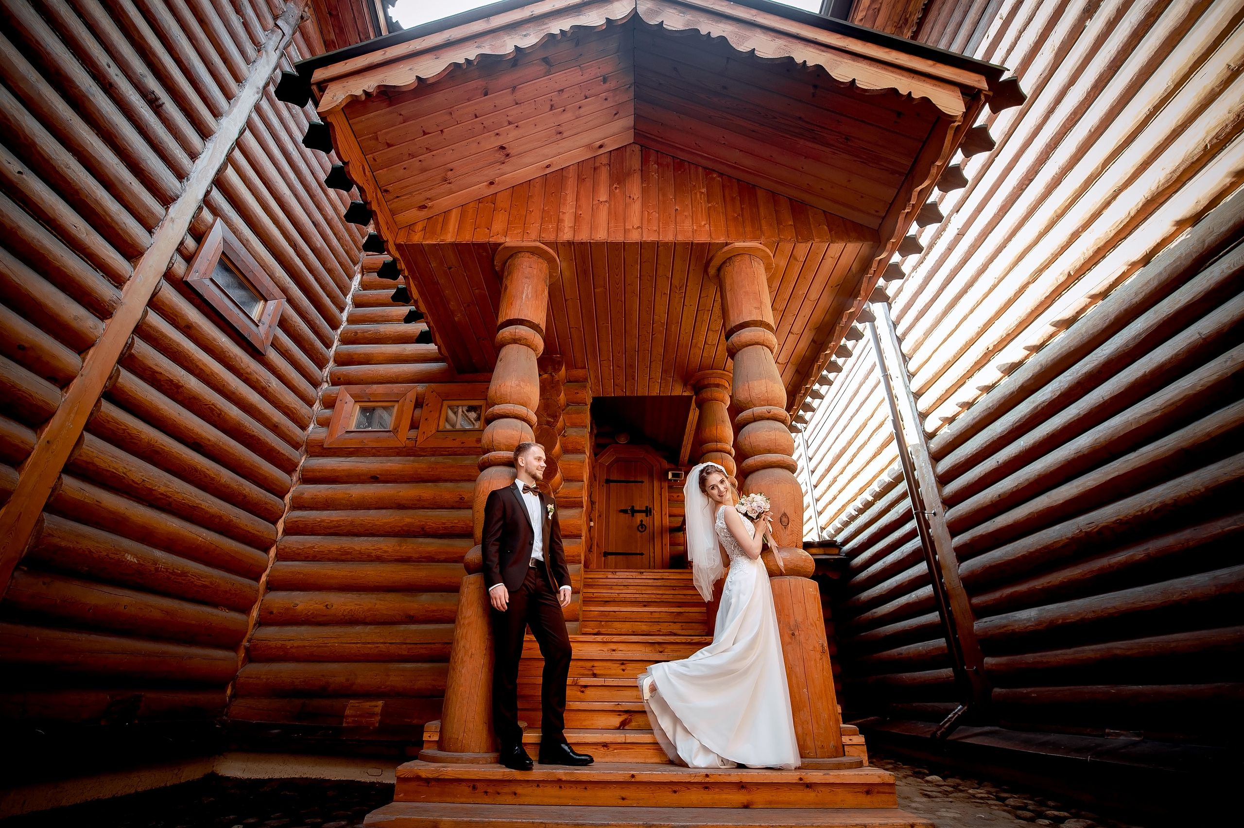 Свадебная фотопрогулка в Коломенском летом. Свадебный и семейный фотограф Виктория Носачёва. Щелково, Москва и МО