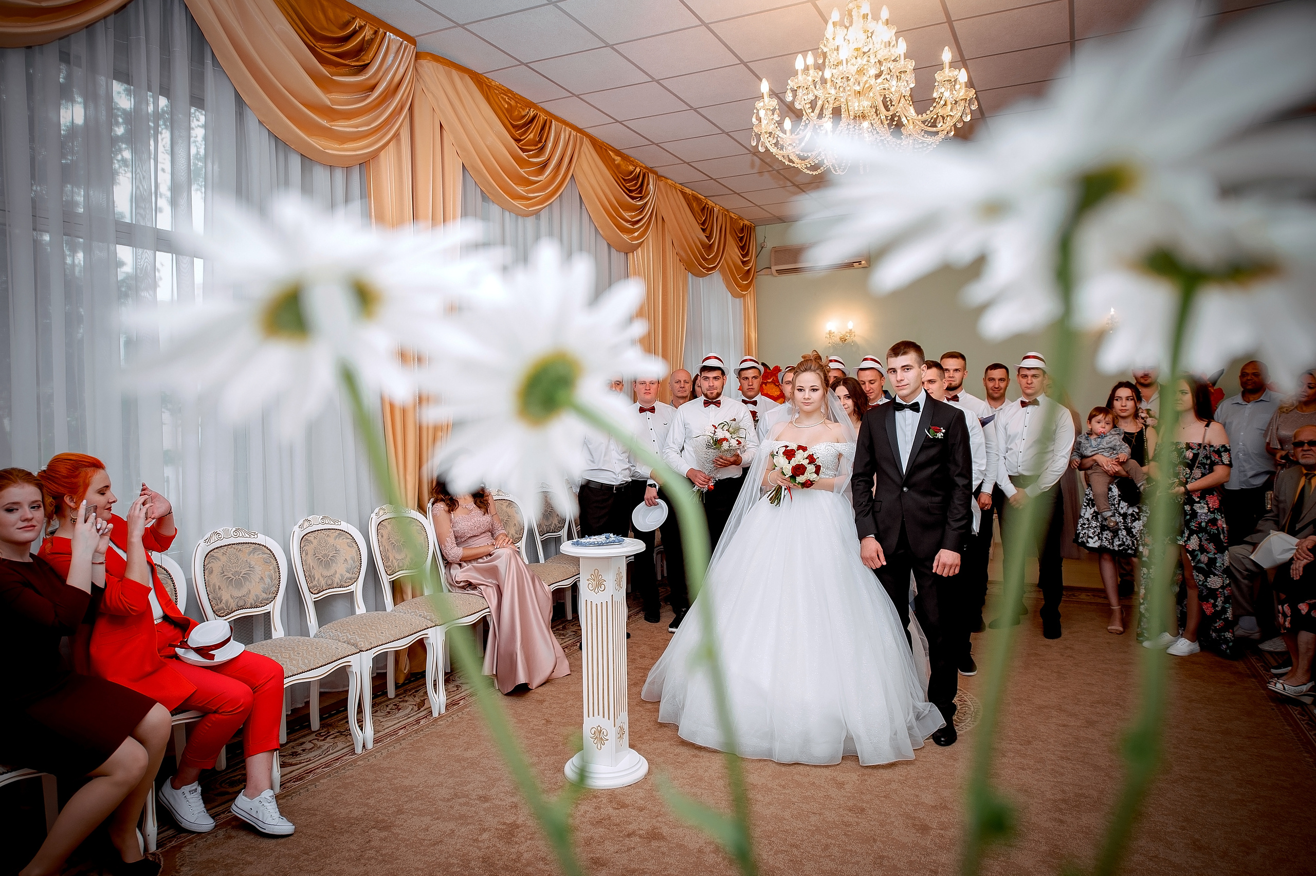 Свадебная фотопрогулка на Черном озере во Фрязино с банкетом в "Загоро. Свадебный и семейный фотограф Виктория Носачёва. Щелково, Москва и МО