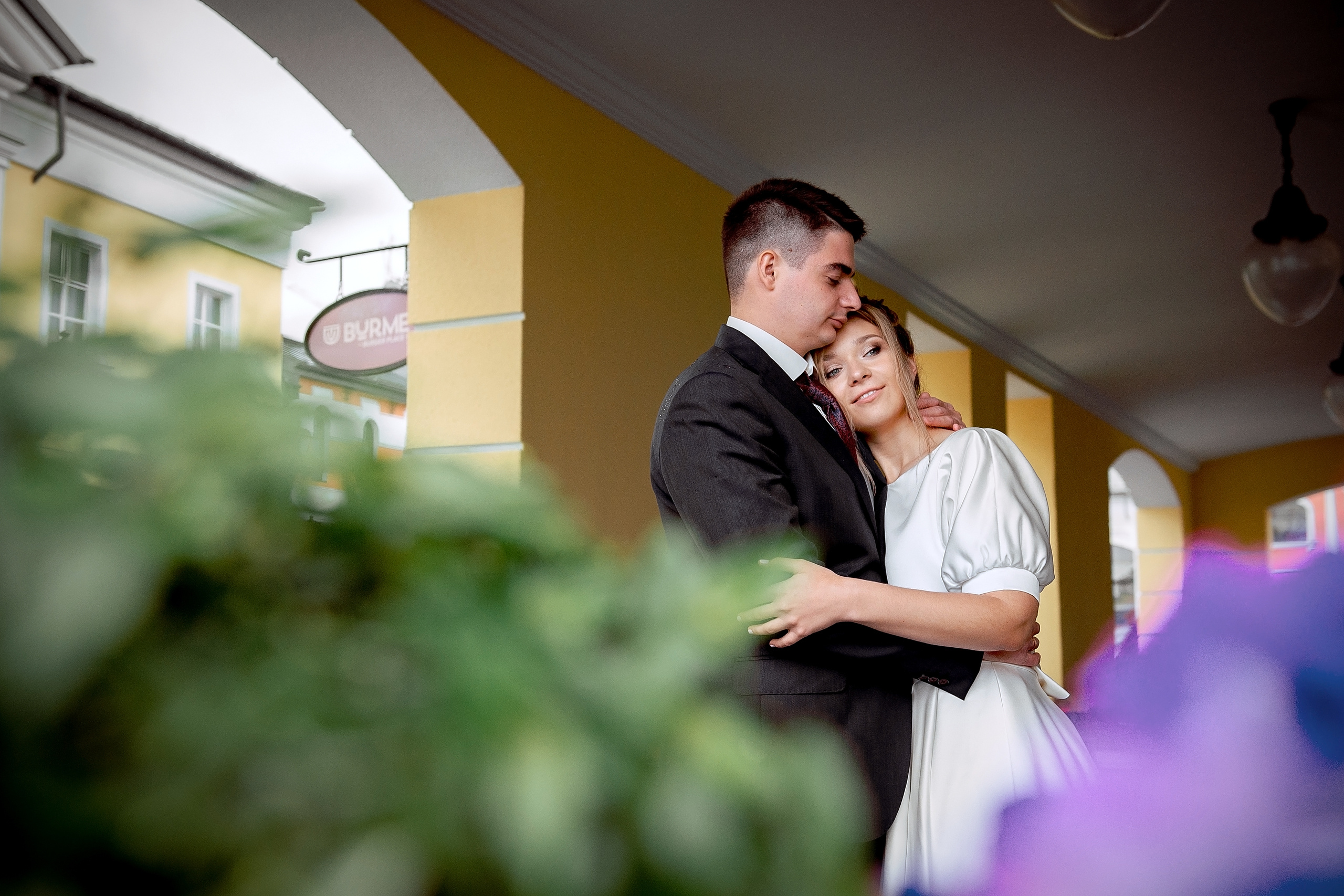 Свадьба с росписью в Дворце царя Алексея Михайловича и банкетом в Кари. Свадебный и семейный фотограф Виктория Носачёва. Щелково, Москва и МО