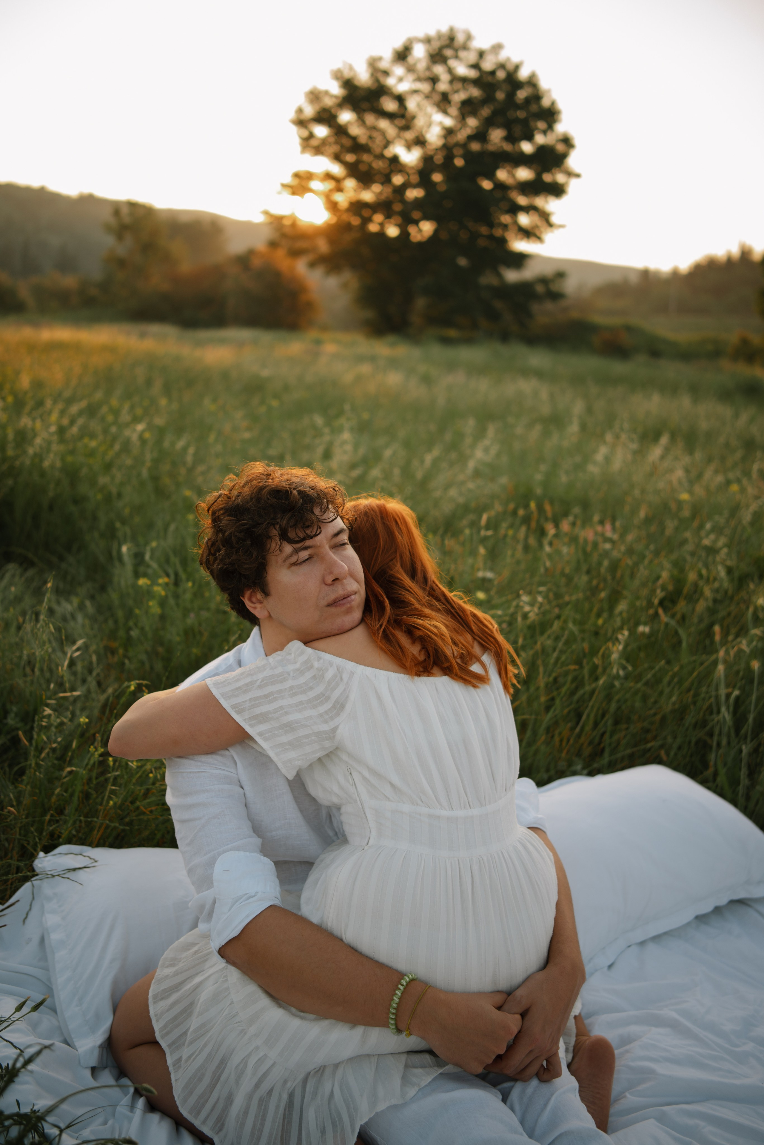 Парная фотосессия на природе. Портретный и свадебный фотограф в Тбилиси • xeniqo