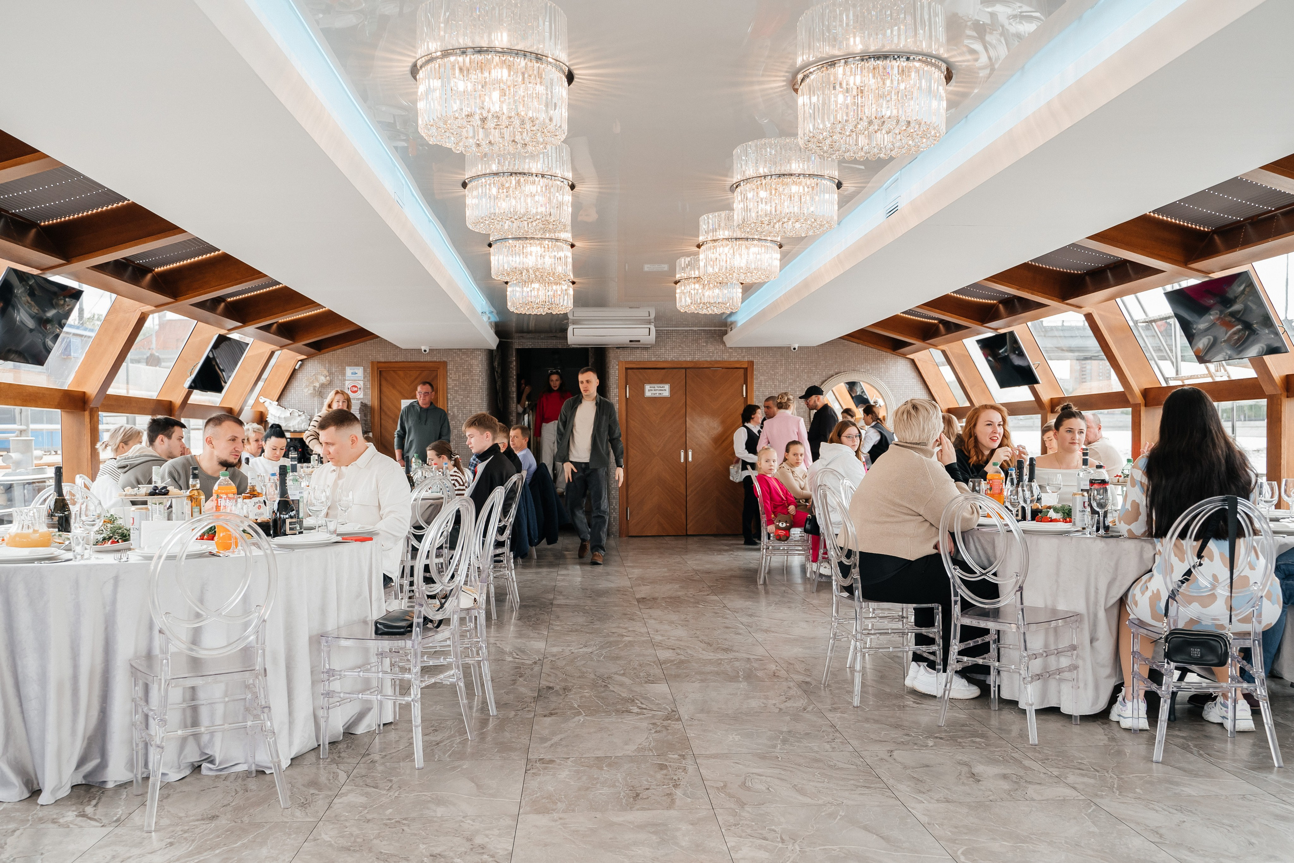 Банкет на теплоходе. Свадьба. Свадебный фотограф Ирина Димитриева