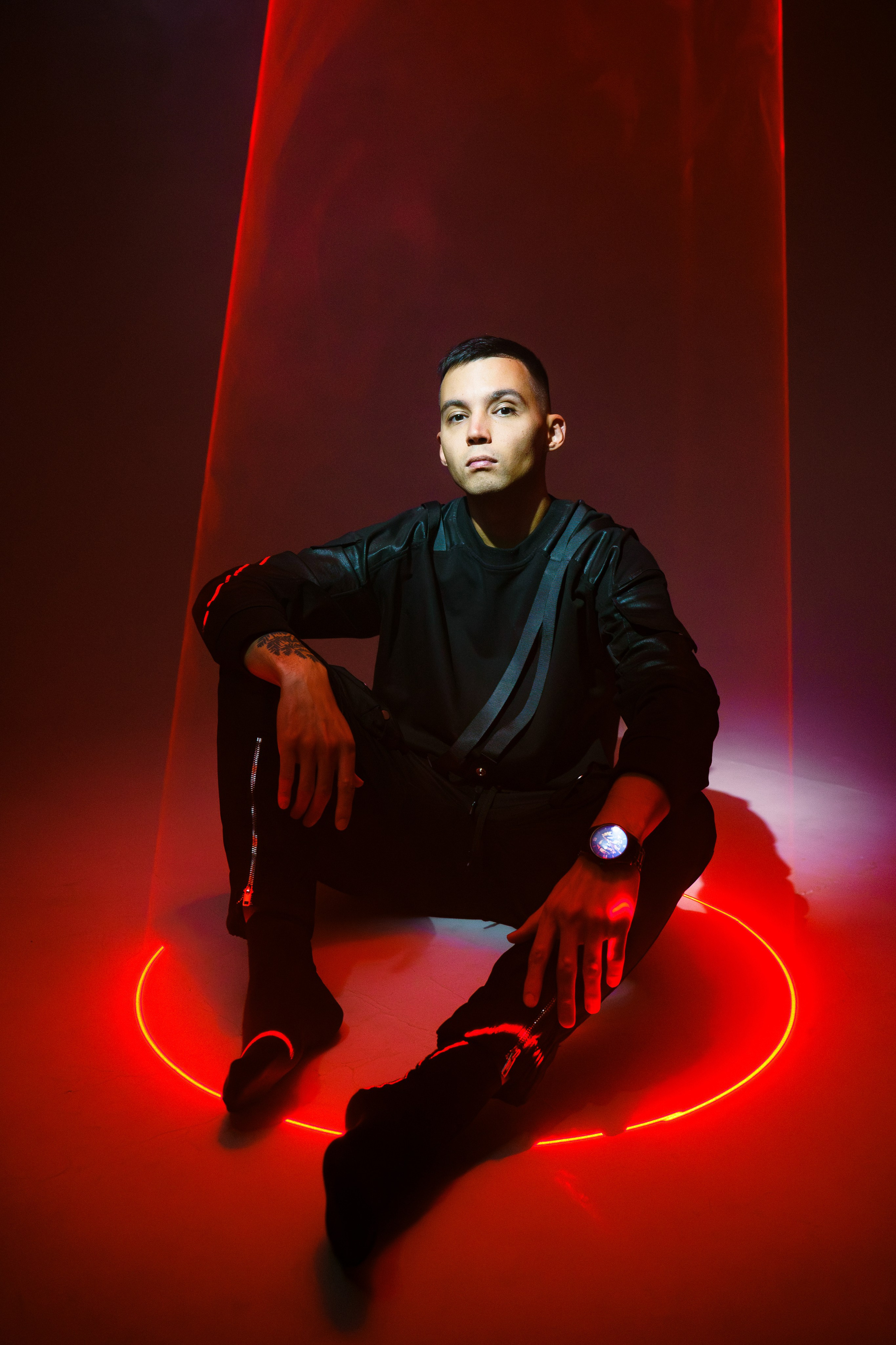 Студийная съемка с лазерами в Екатеринбурге — стильные и уникальные фото. Репортажный фотограф Даниил Коваленко