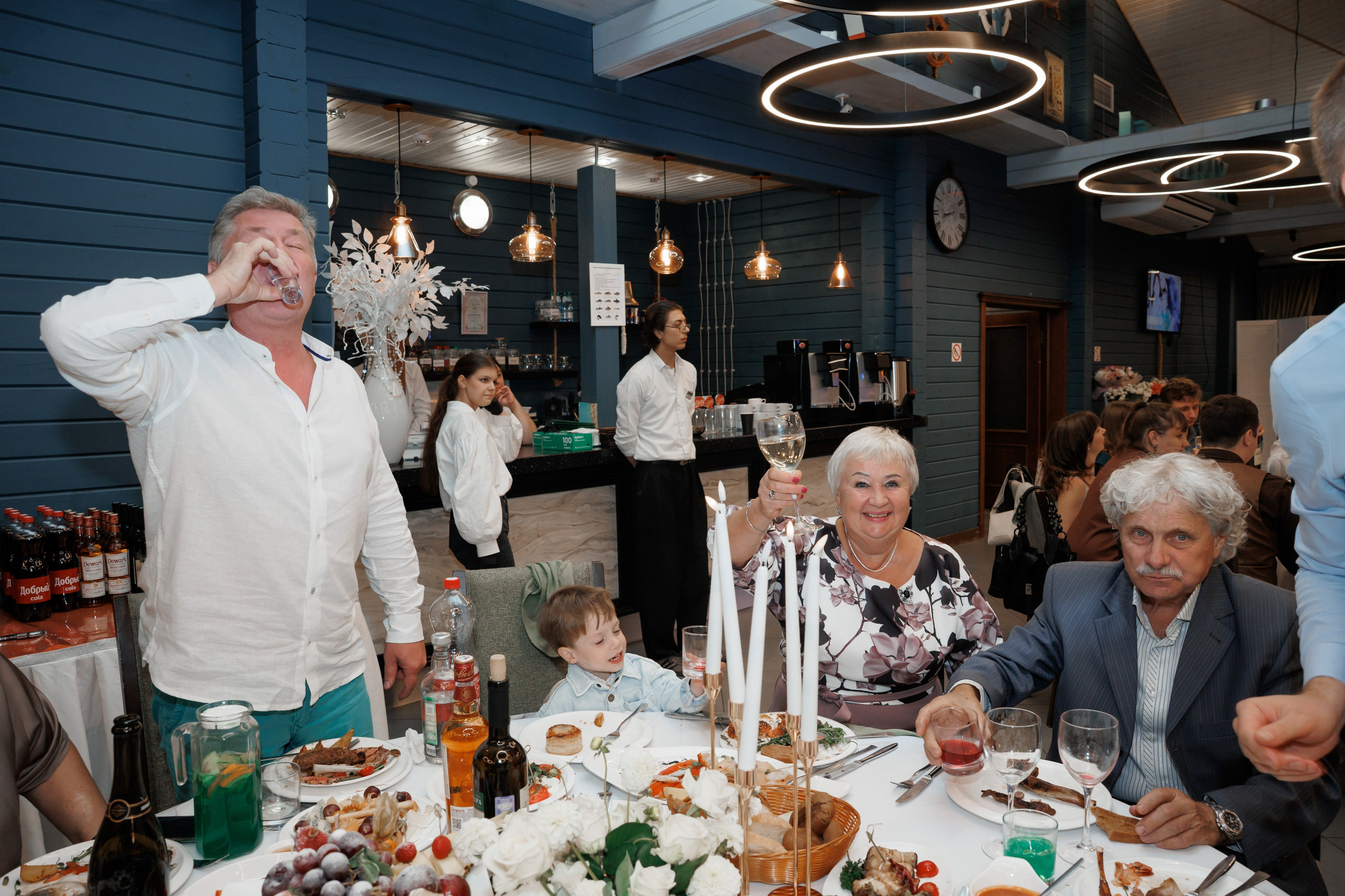 Регистрация в отеле Fish Point, ЗАГС Бутово, прогулка в Остафьево. Свадебный и репортажный фотограф (Москва, Королев и другие)