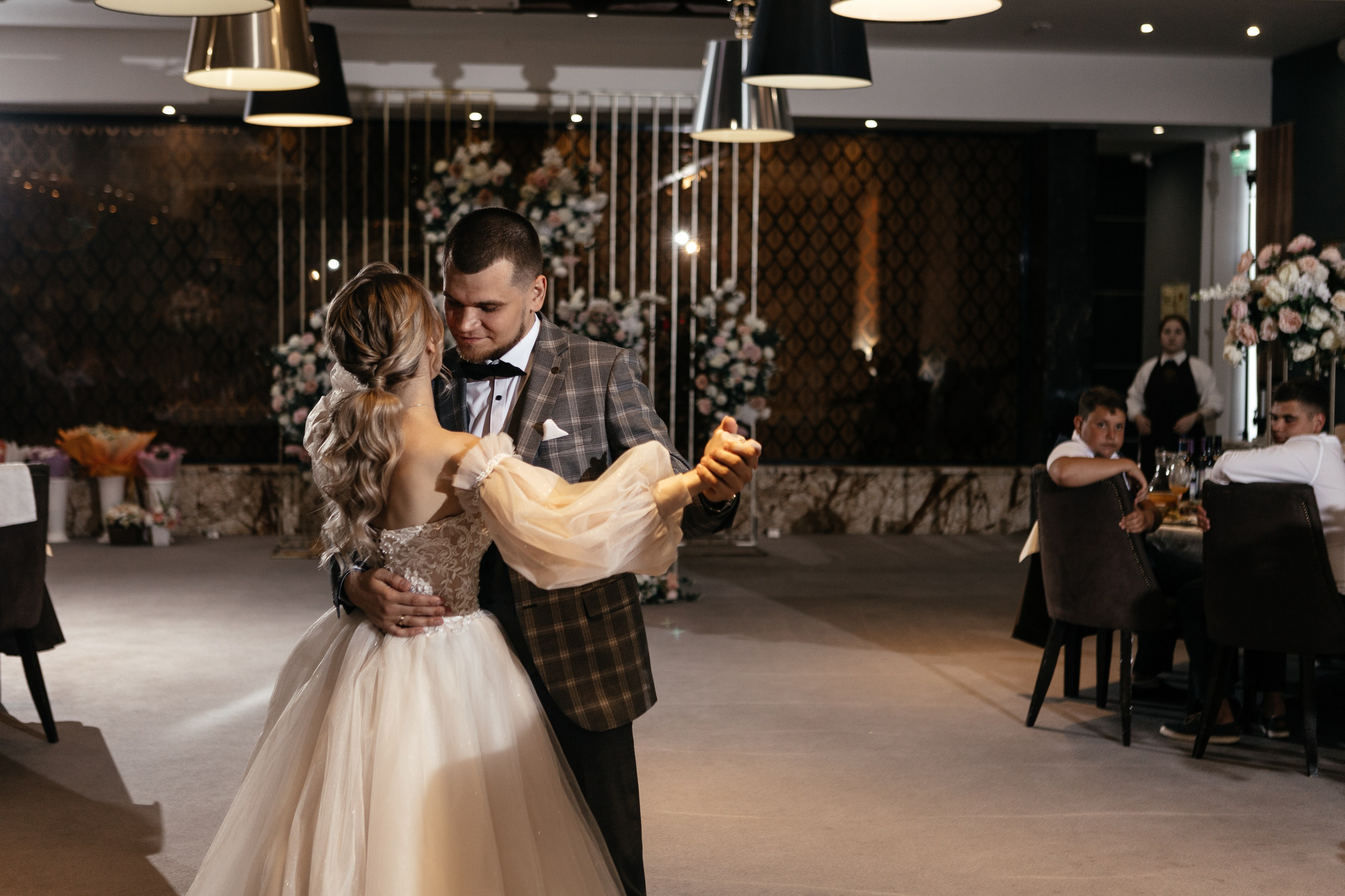 Свадебный фотограф Уфа — Руслан ГабдлисламовЖивые эмоции, красивые кадры, воспоминания на всю жизнь.Работаю по всей Республике Башкортоста. Свадебный фотограф Уфа Руслан Габдлисламов