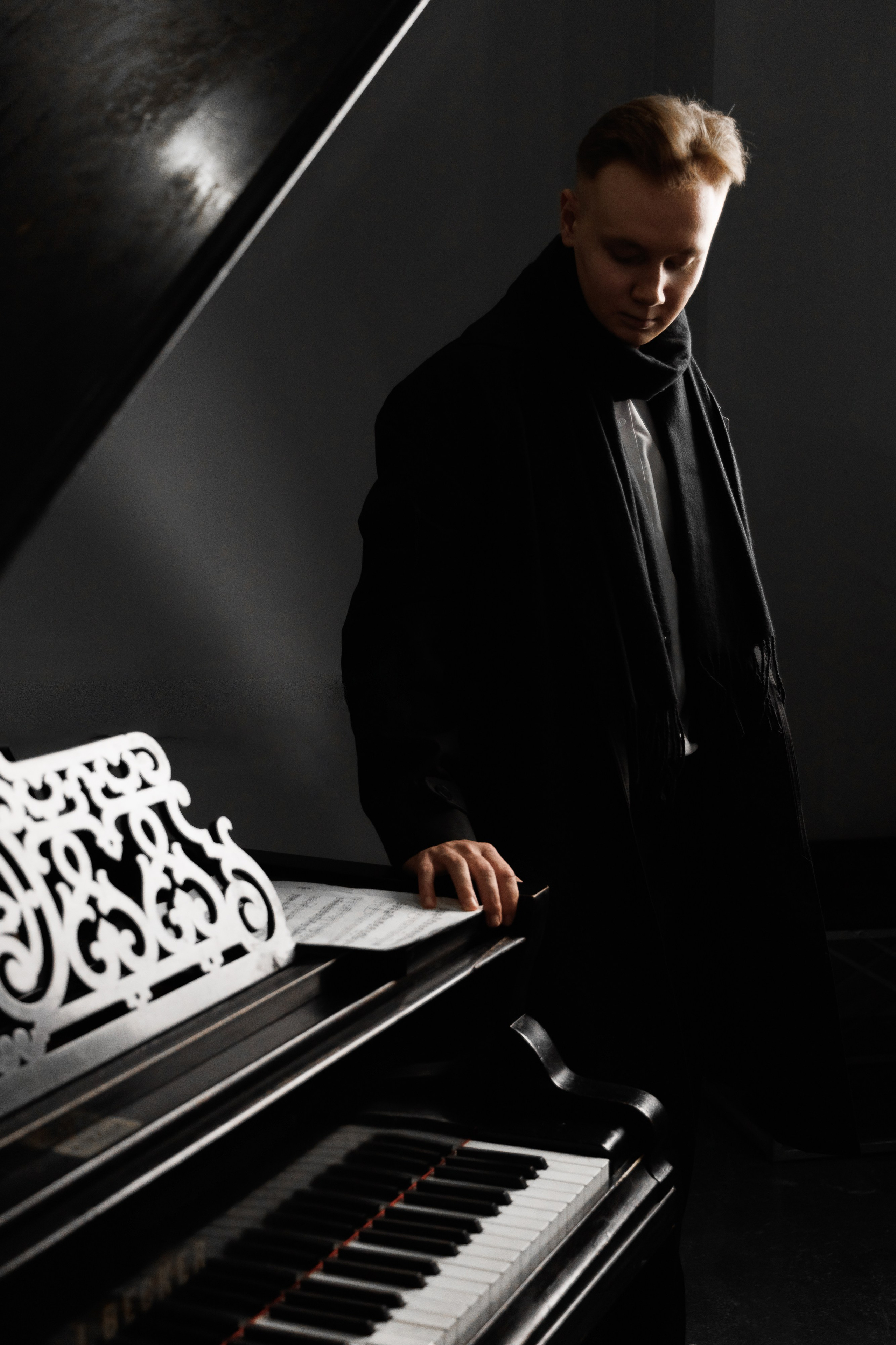 Женский и мужской фотограф в Нижнем Новгороде Наталья Латыпова. Портреты в низком ключе