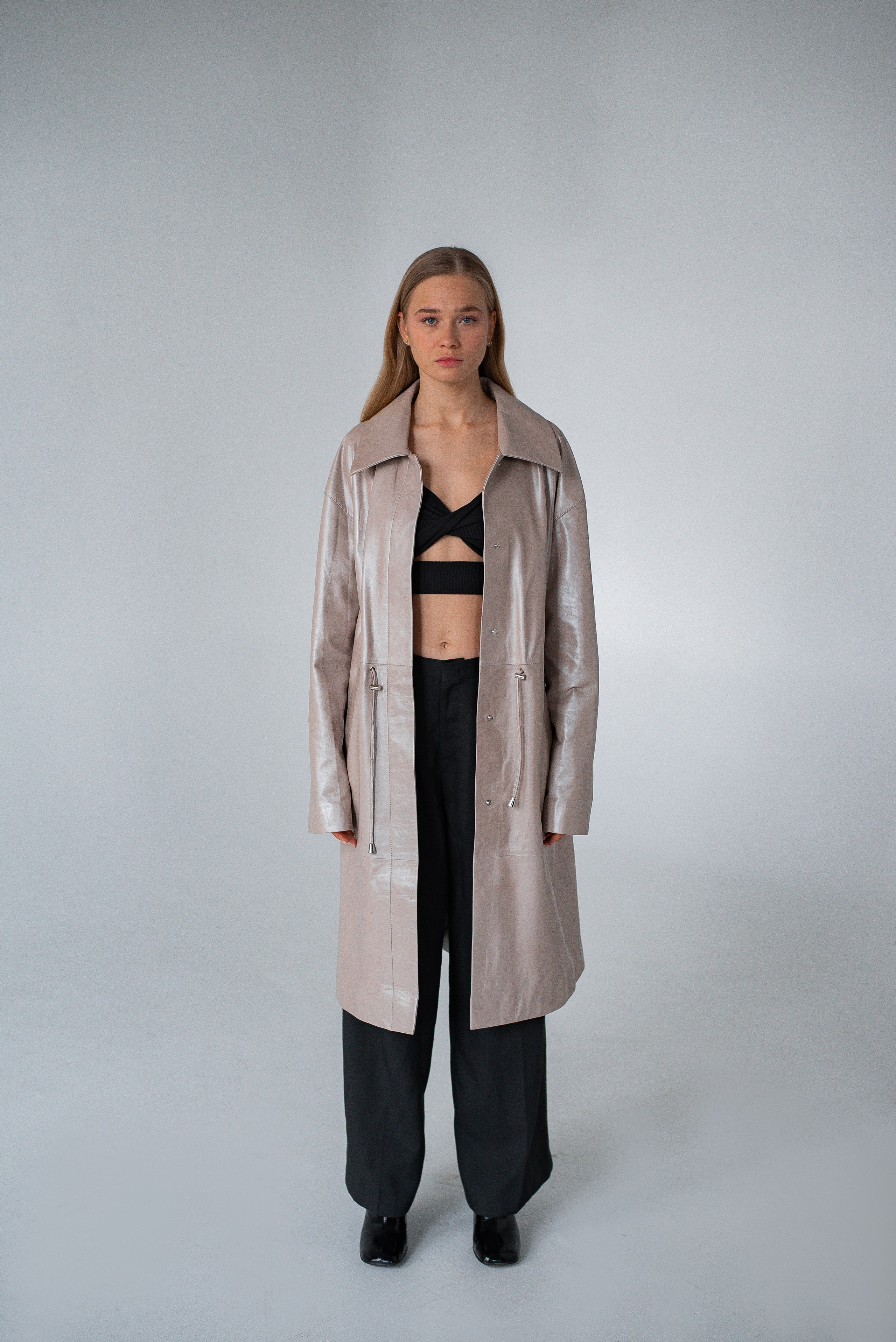 Пальто (фон). Контент фотограф в Москве Лихачева Ксения