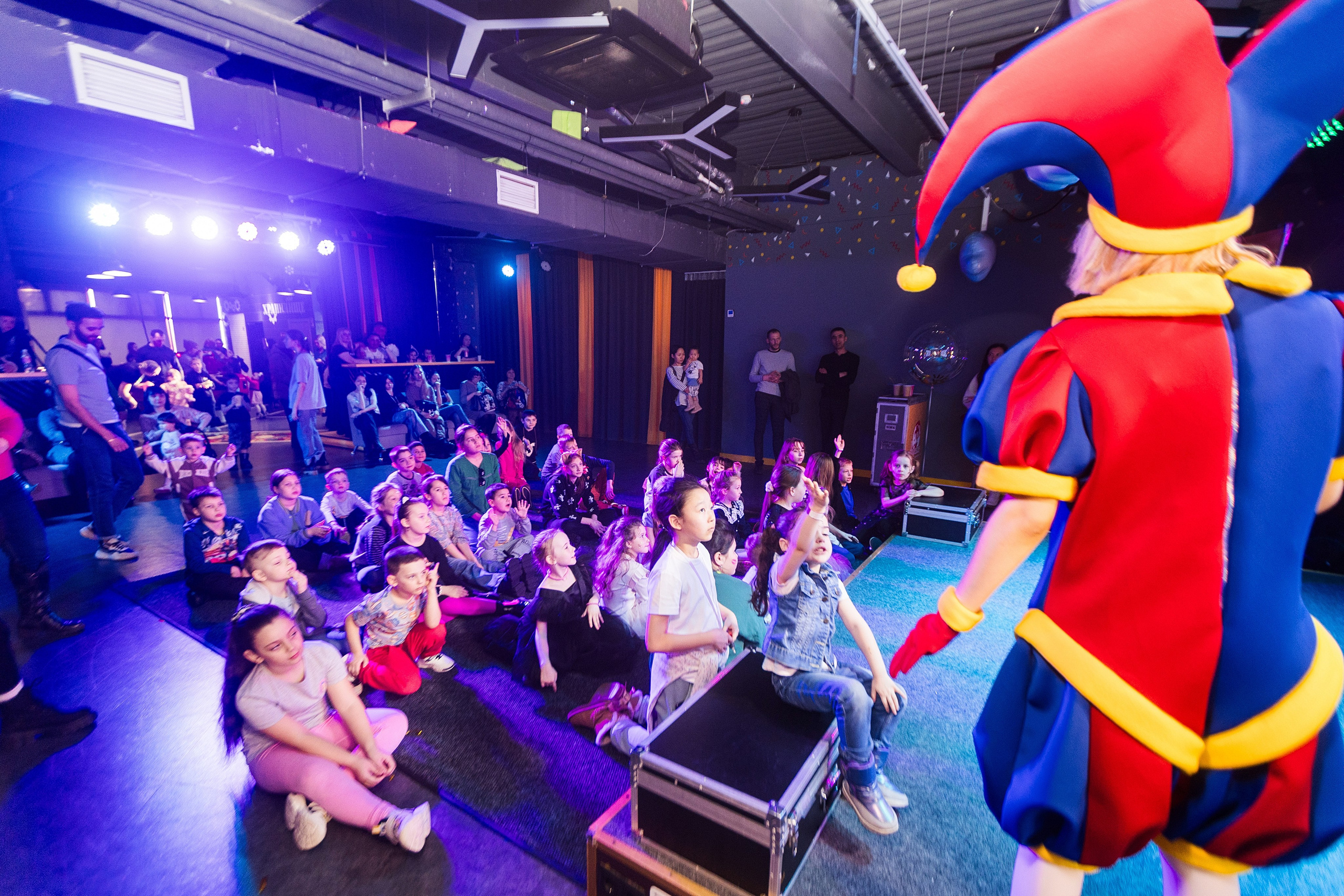 Арлекину 18 лет. Детский фотограф видеограф в Хабаровске Михаил Орлов