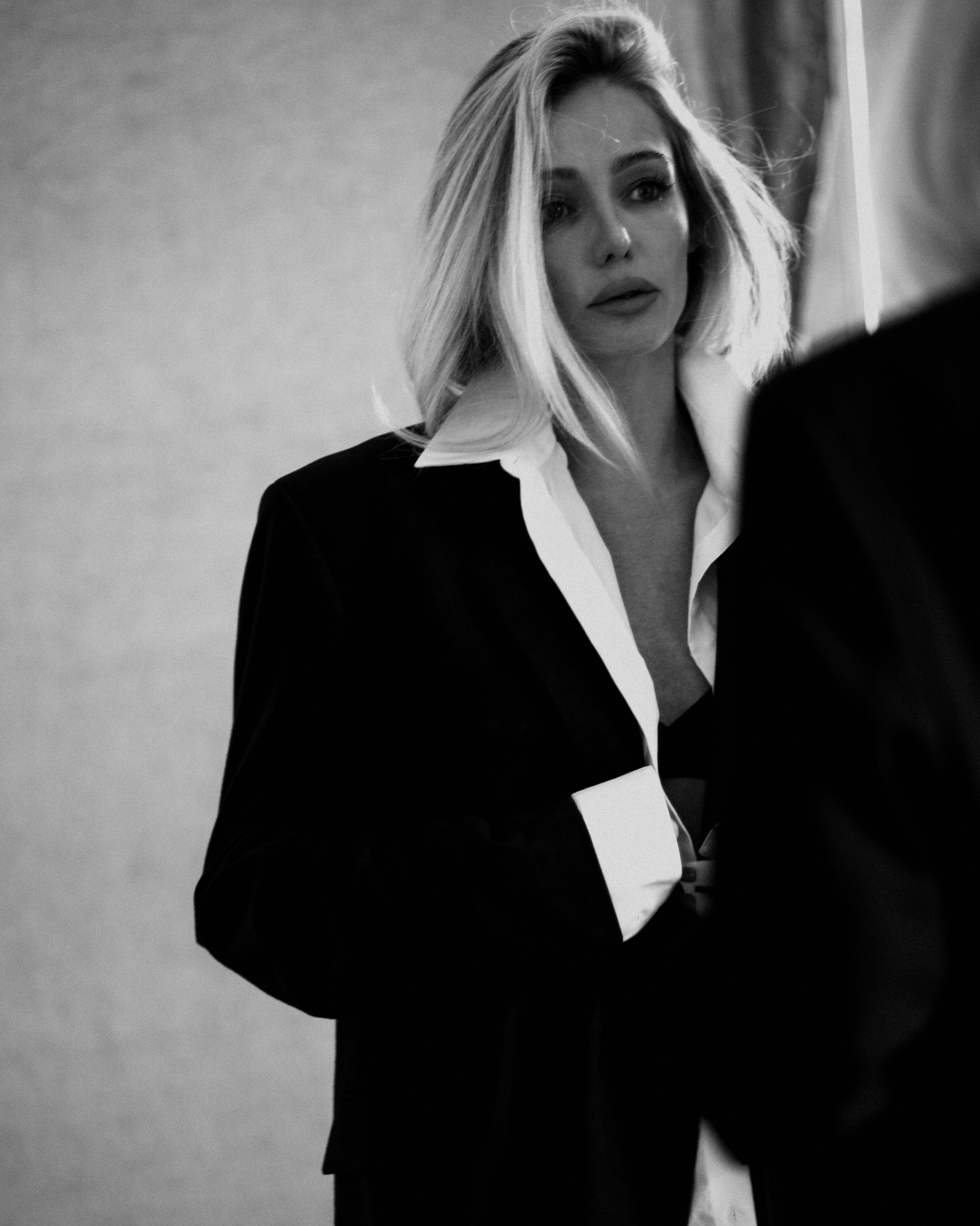 I am Diana, a portrait photographer. I take pictures around the world