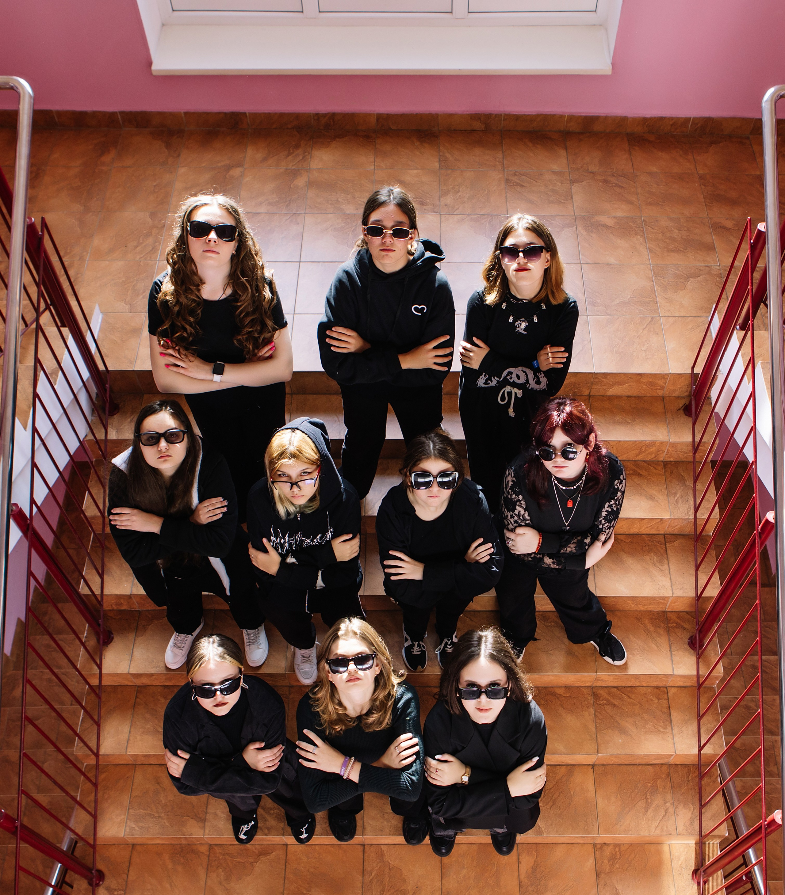 Выпускники 9 класса. LiveBook39 — студия выпускных альбомов Светланы Микишаниной в Калининграде