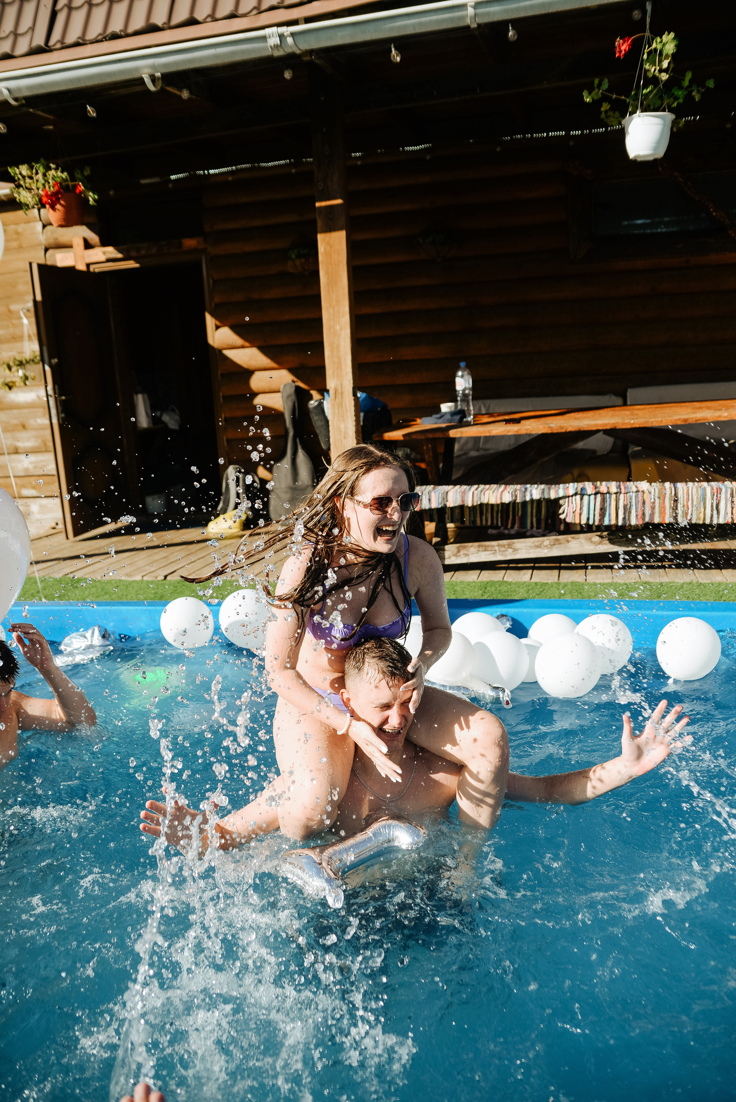 White party у бассейна. Свадебный и семейный фотограф Ростов-на-Дону Евгения Борисова