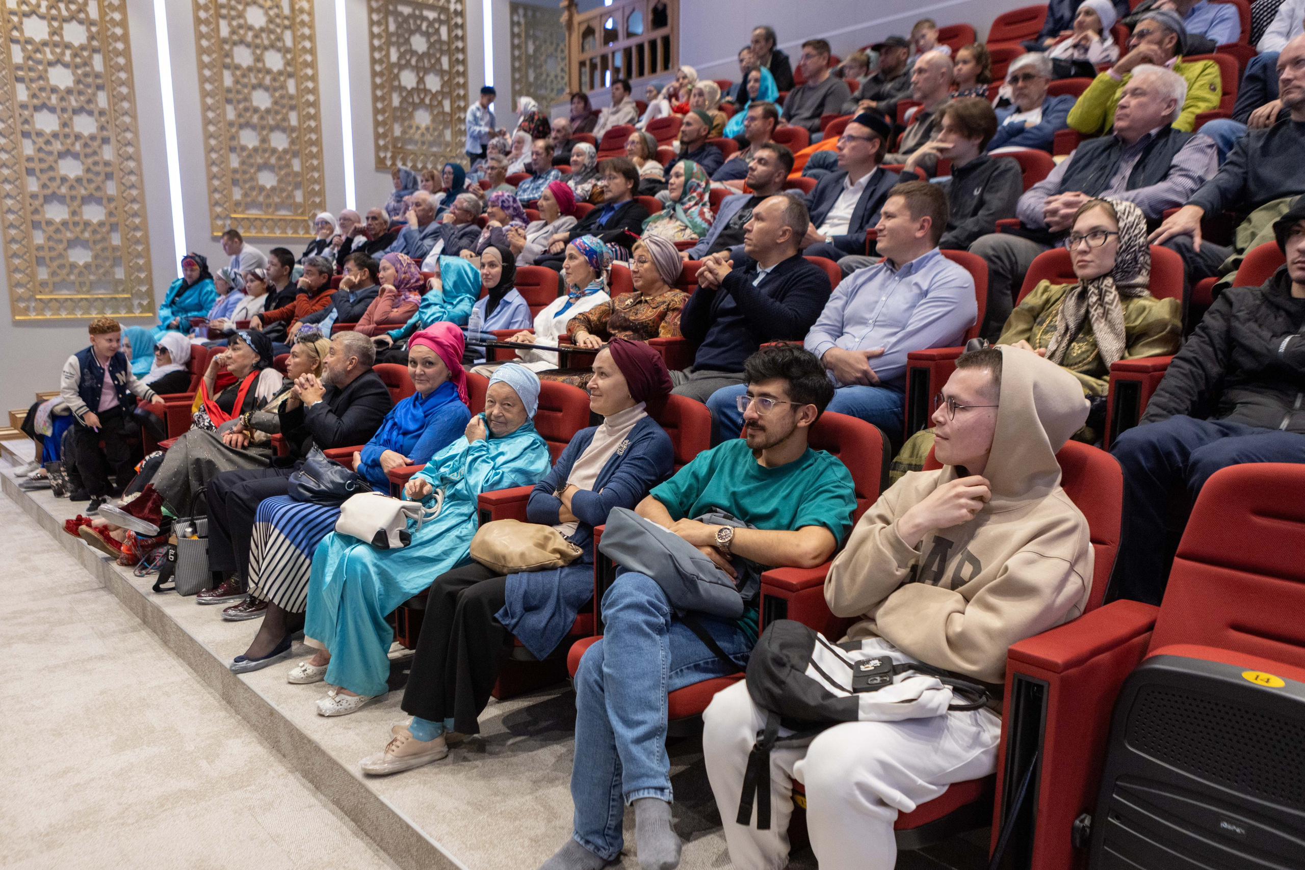 Репортаж с презентации книги — «Москва: город вязевый». Рекламный, предметный, репортажный, семейный фотограф и художник в Москве
