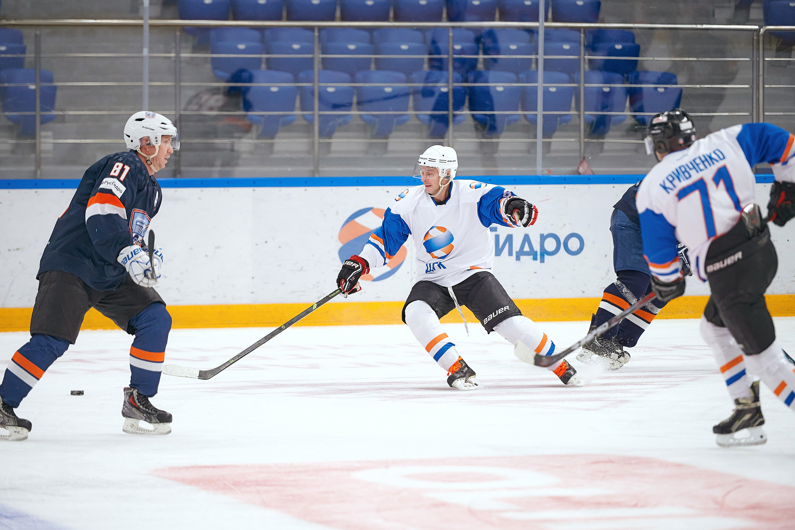 Портфолио репортажной фотосъёмки: Кристалл арена — Хоккей — РусГидро. Фотограф Яковлев Роман — Красноярск