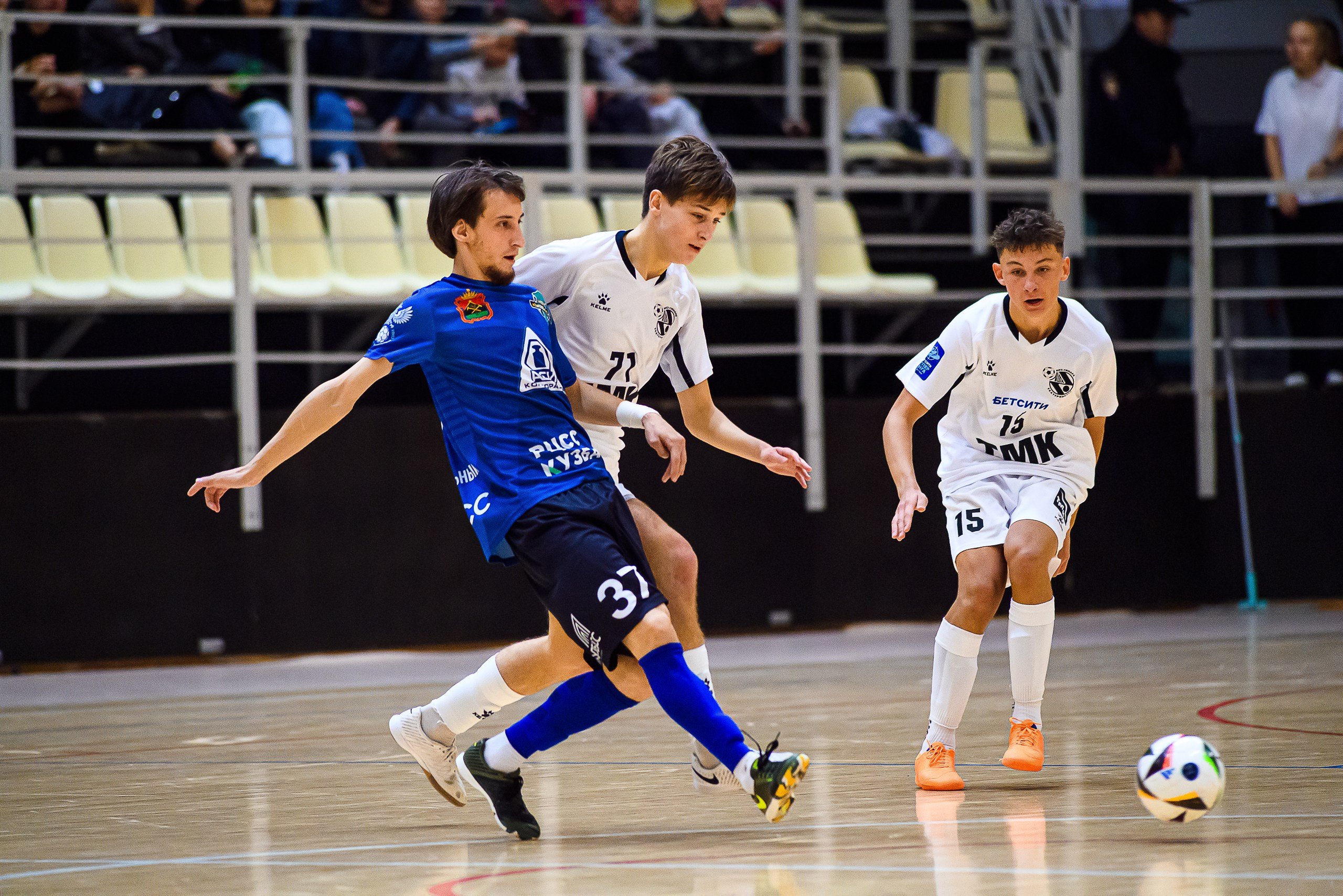 Высшая лига по футзалу — Сезон 2024-2025 — 2ой тур. Репортажный фотограф в Кемерово