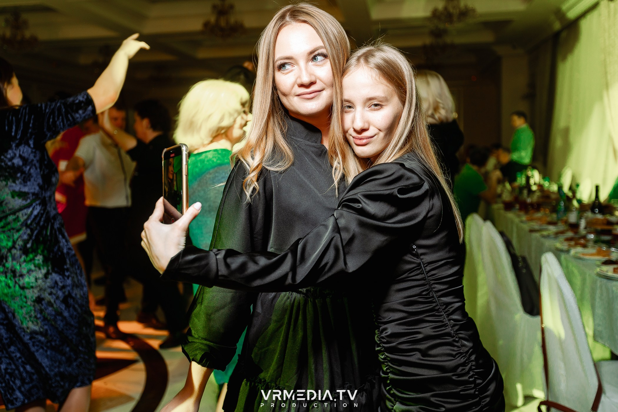 Новогодний вечер в ресторане «Лазурный Берег»