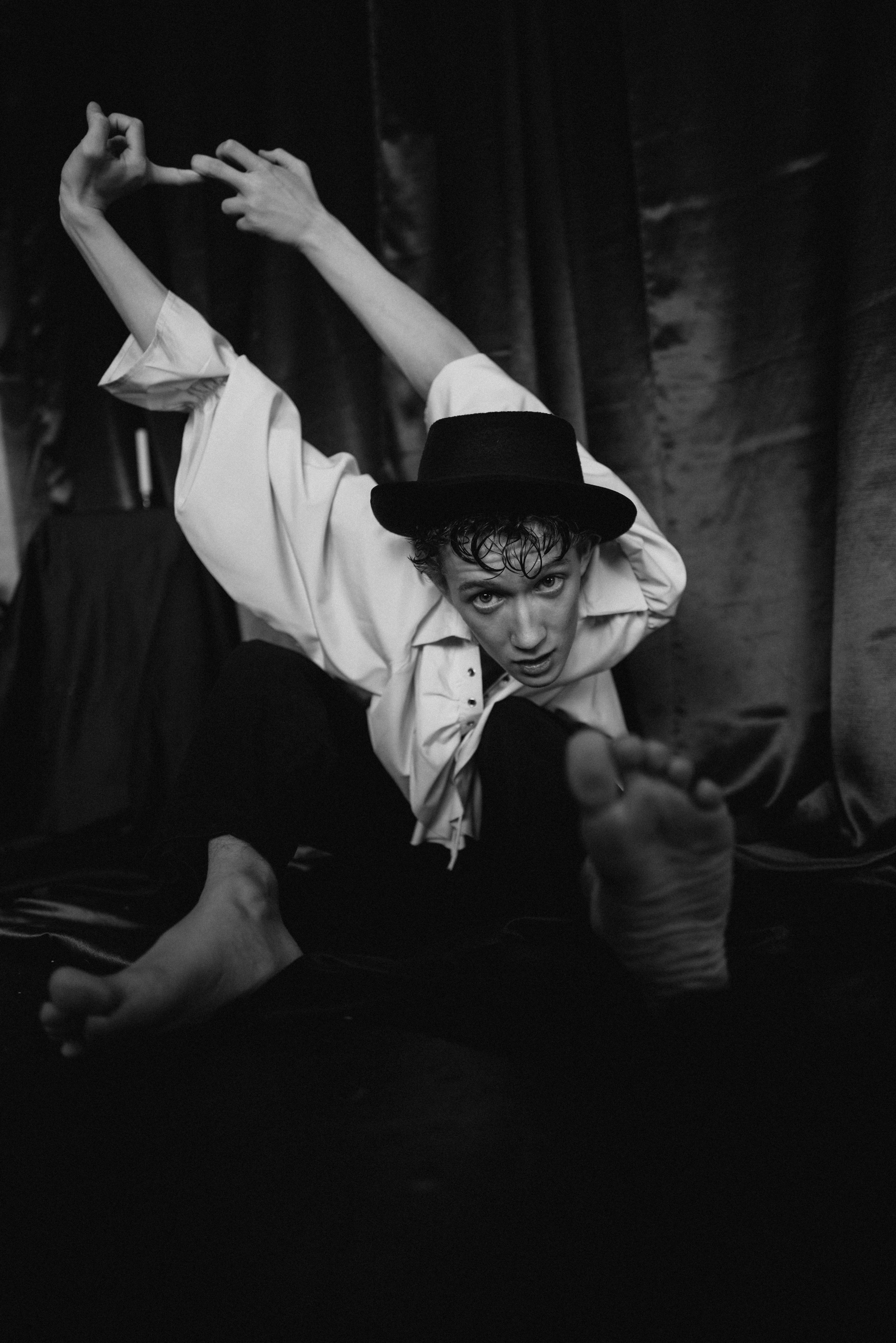 Алексей. I am Diana, a portrait photographer. I take pictures around the world