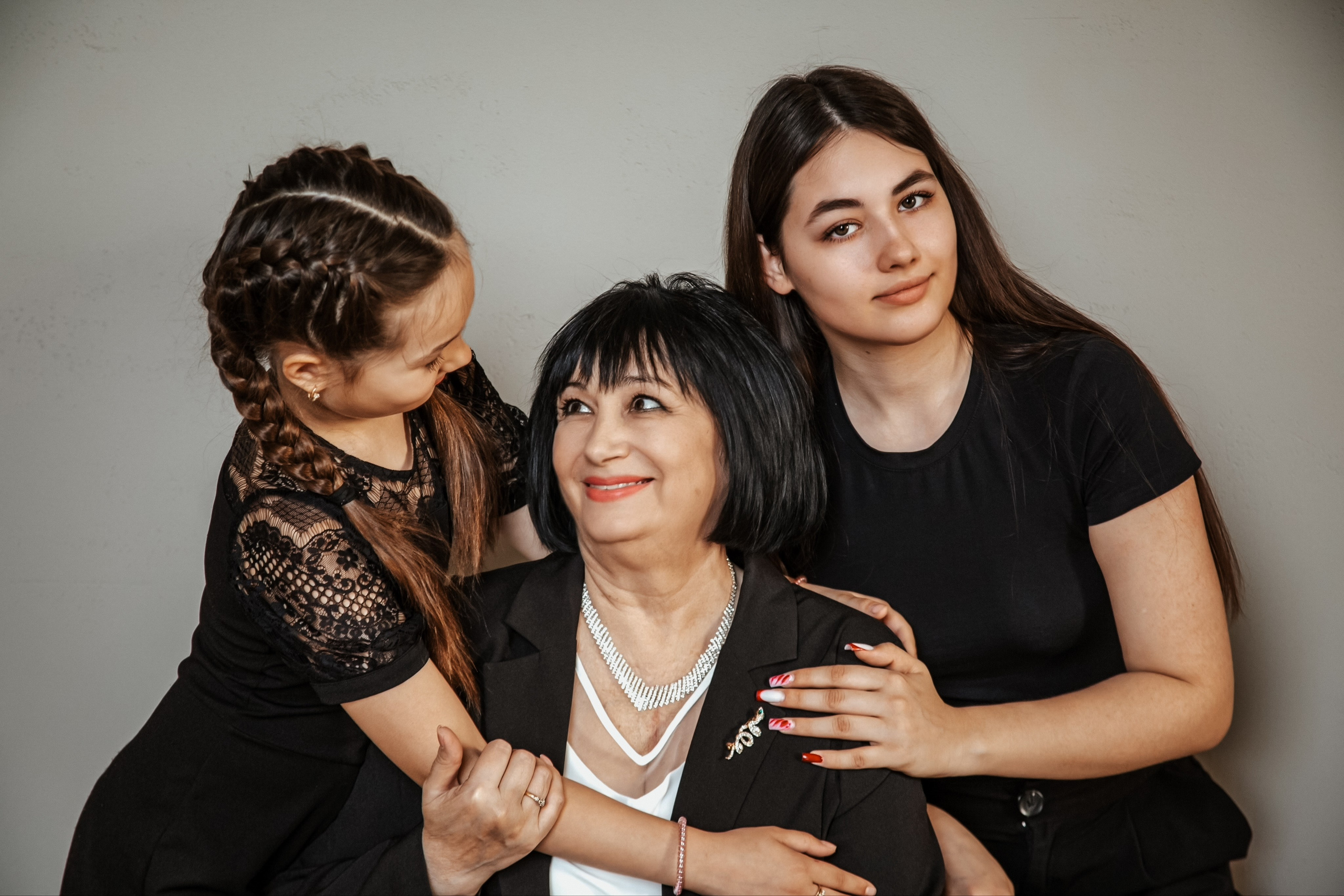 Женская линия семьи в четырёх поколениях. Фотостудия ПЕРФЕКТ. Мария Авджян Фотограф и видеограф Краснодар