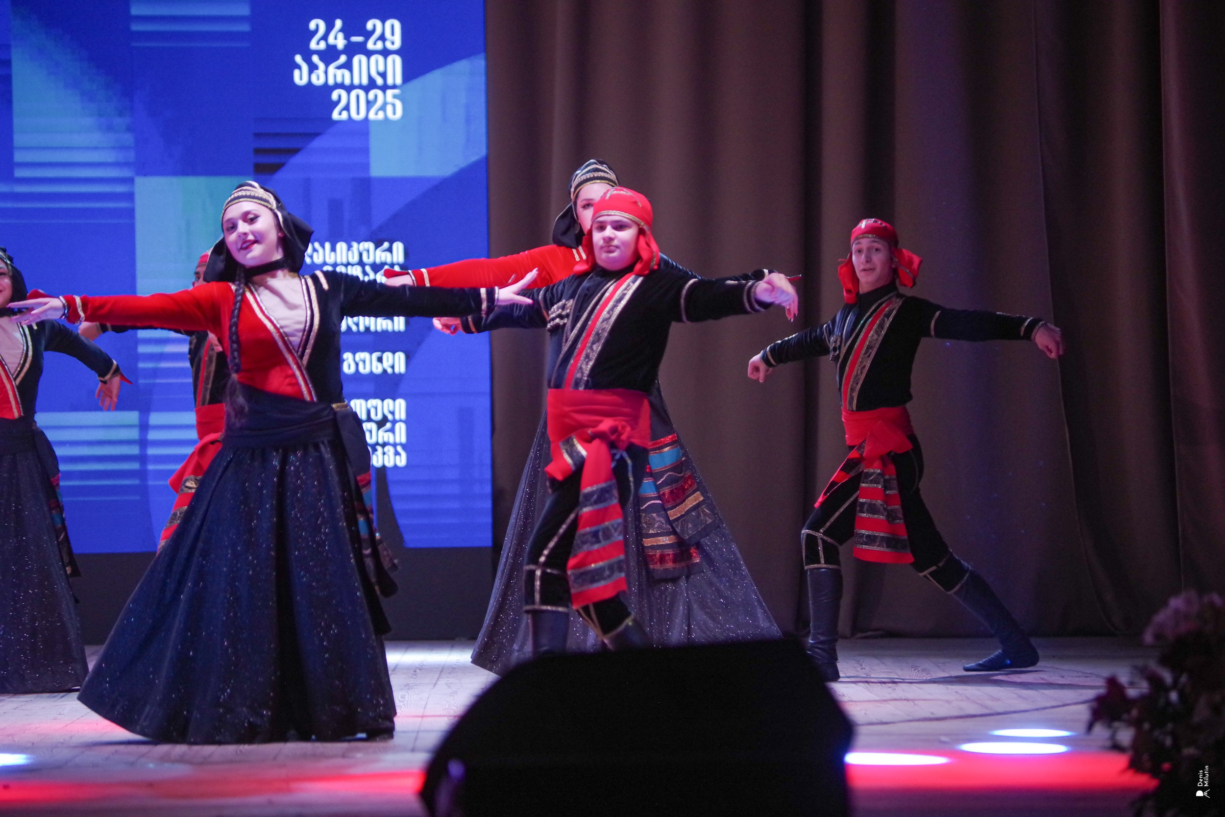 Танцы в Хоби. Портретный фотограф Денис Милютин