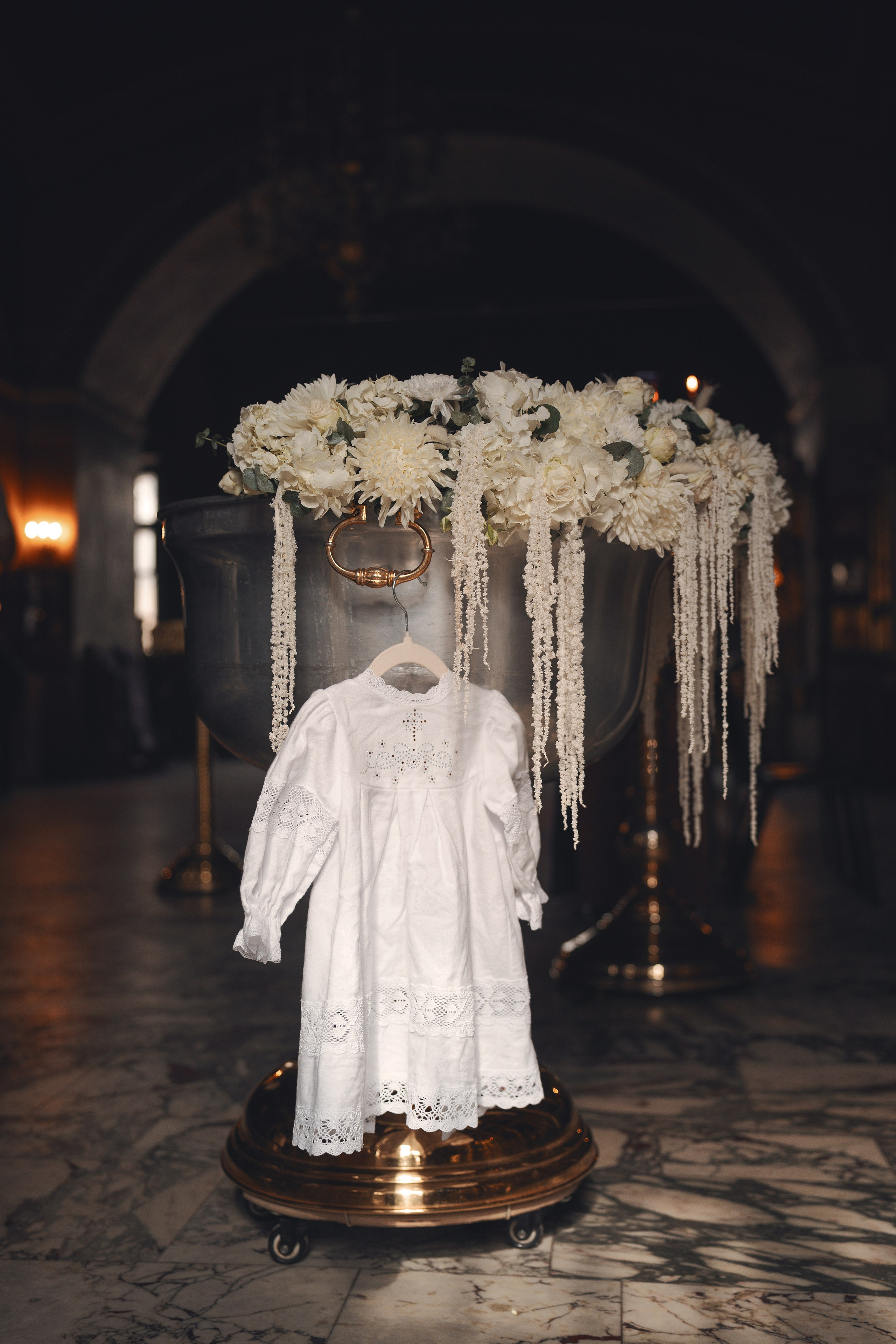 Крещение в православном Храме Воскресения Словущего в Даниловской Слободе. Семейный фотограф в Москве 📸