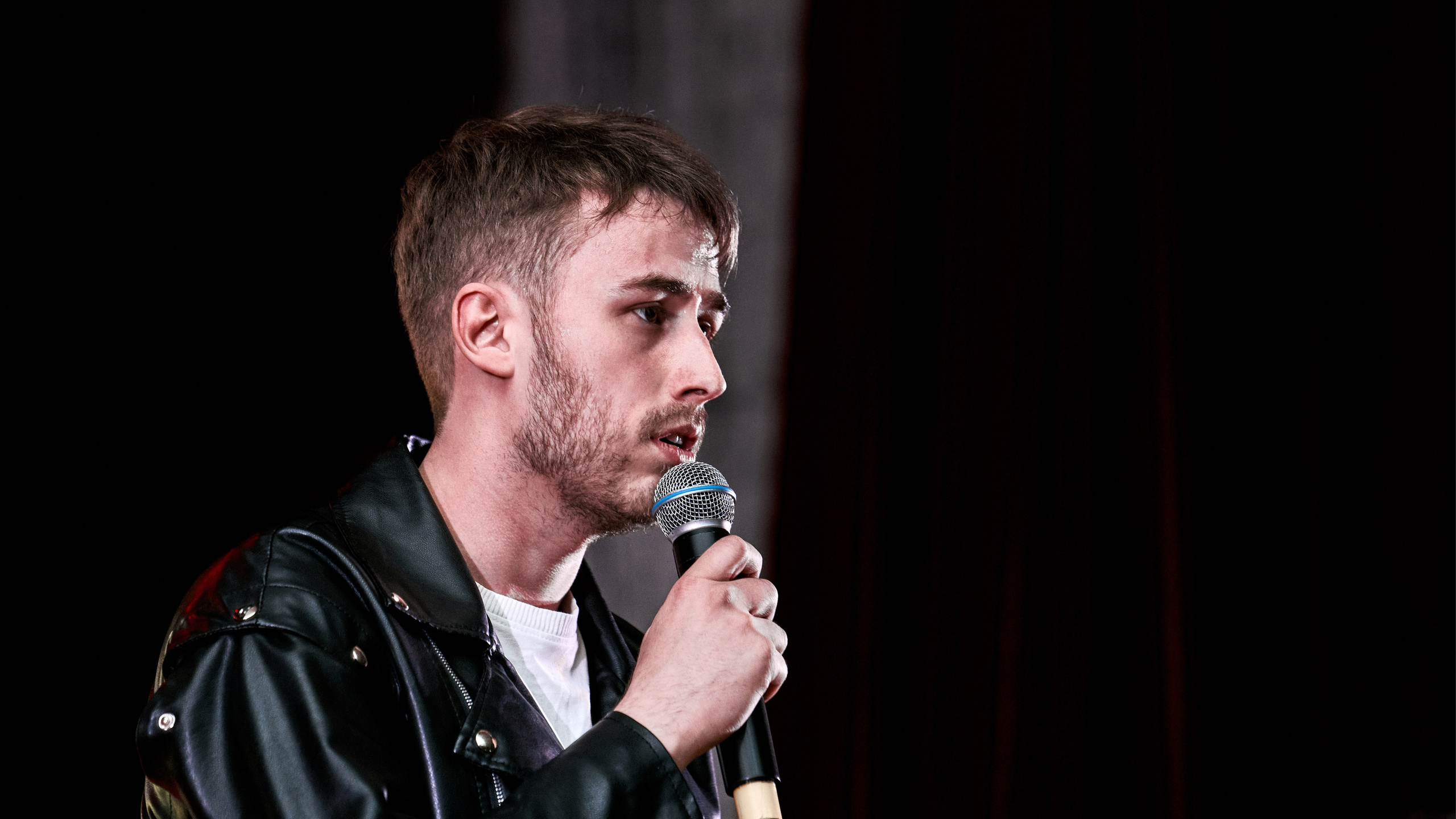 Гала-концерт «Студенческая весна КГПИ КемГУ–2025». Антон Непочатых — Большой мужской фотограф