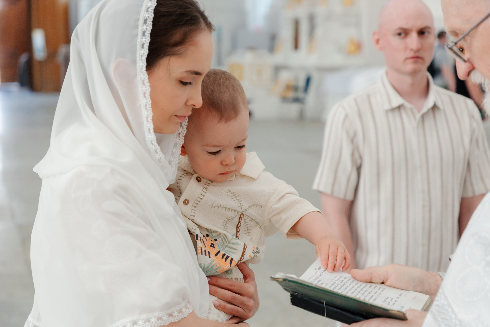 Крещение в Смольном соборе. Фотограф крещение венчание в Петербурге! Помогает подобрать храм и посоветовал душевного батюшку в СПб