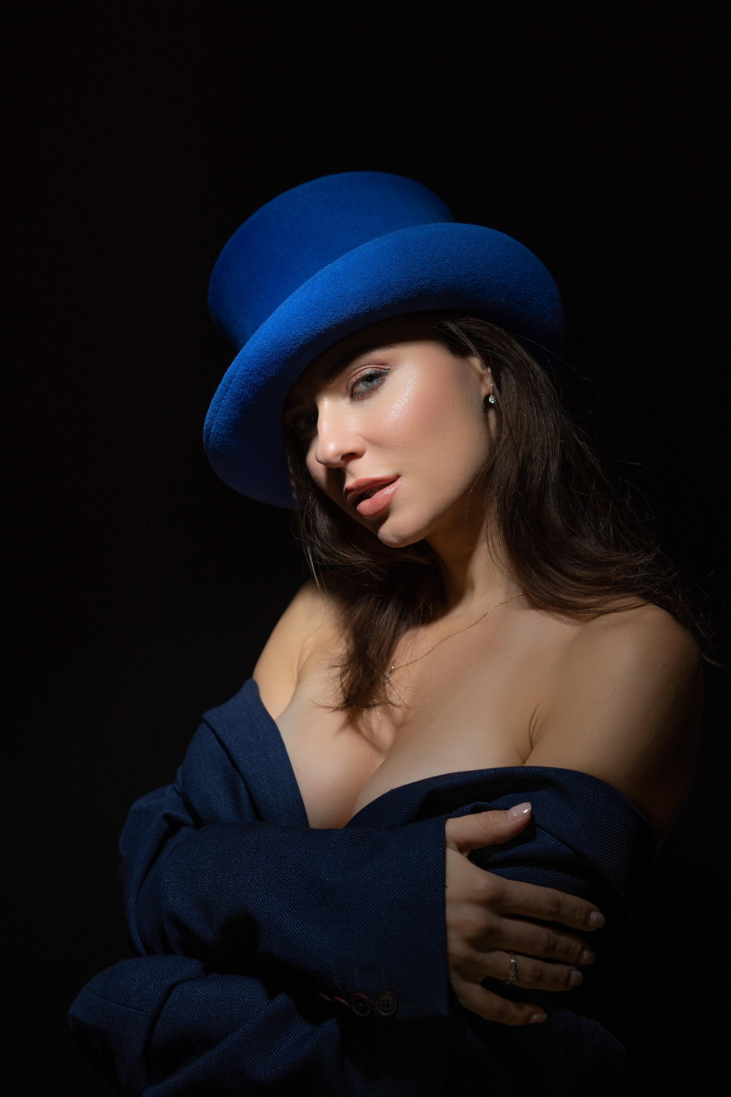 За плечами Лилии Гуреевой — работа с самим Славой Зайцевым,. Профессиональный портретный фотограф в Москве Владимир Глаголев