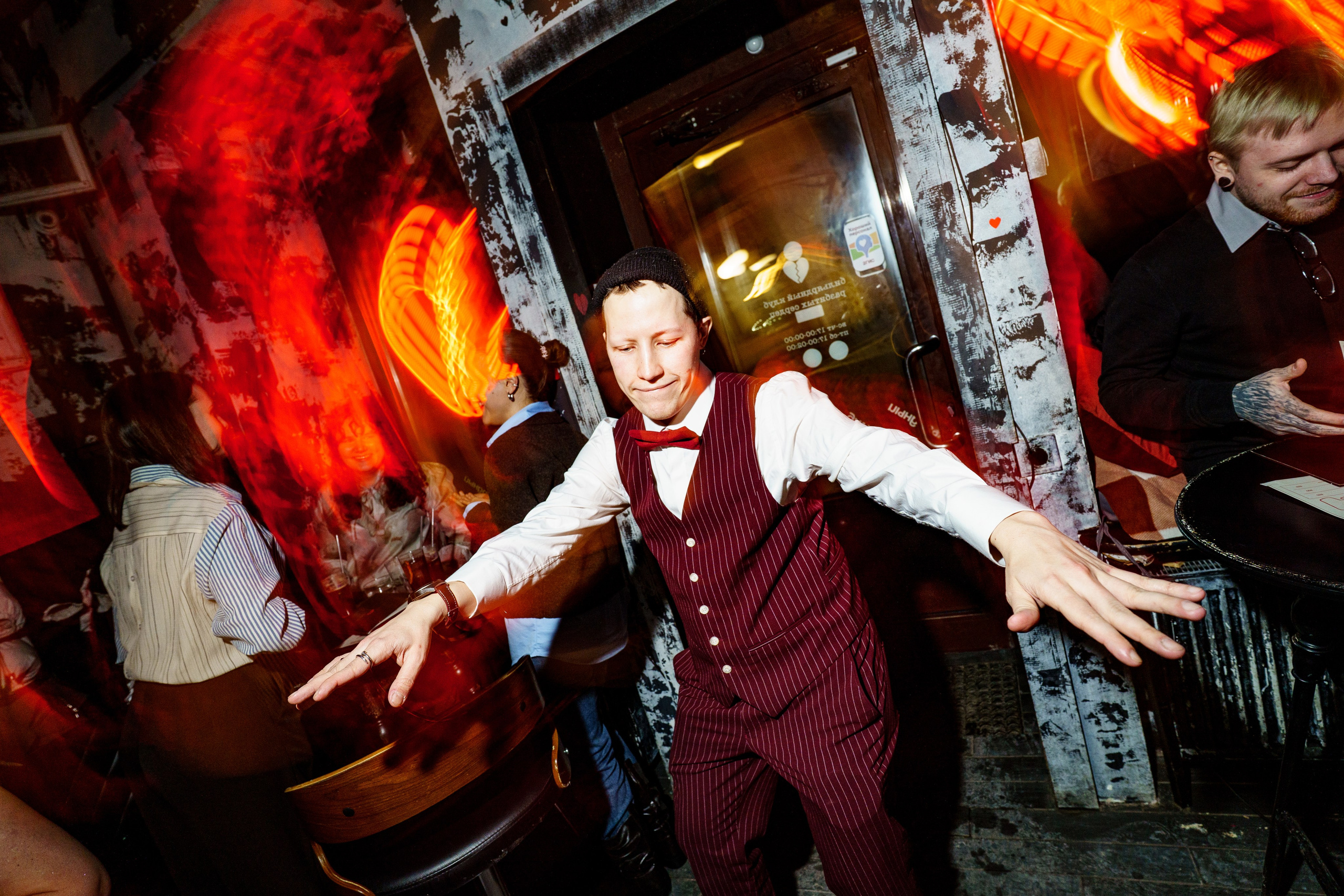 День святого Валентина в Баре разбитых сердец. Концертный и репортажный фотограф в Санкт-Петербурге Слава Пахомов