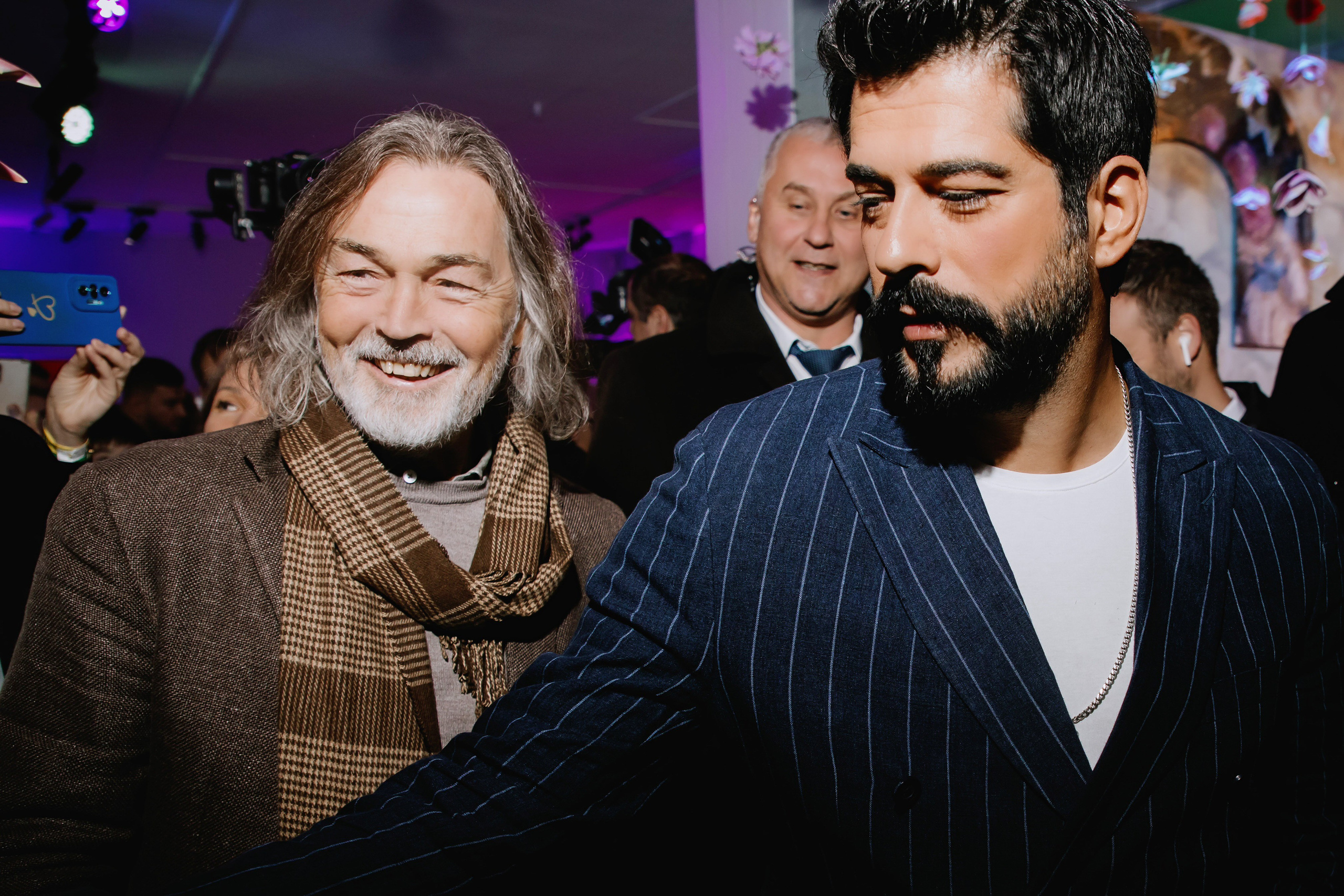 Бурак Озчивит посетил выставку Никаса Сафронова. Фотограф в Москве и Санкт-Петербурге Дарина