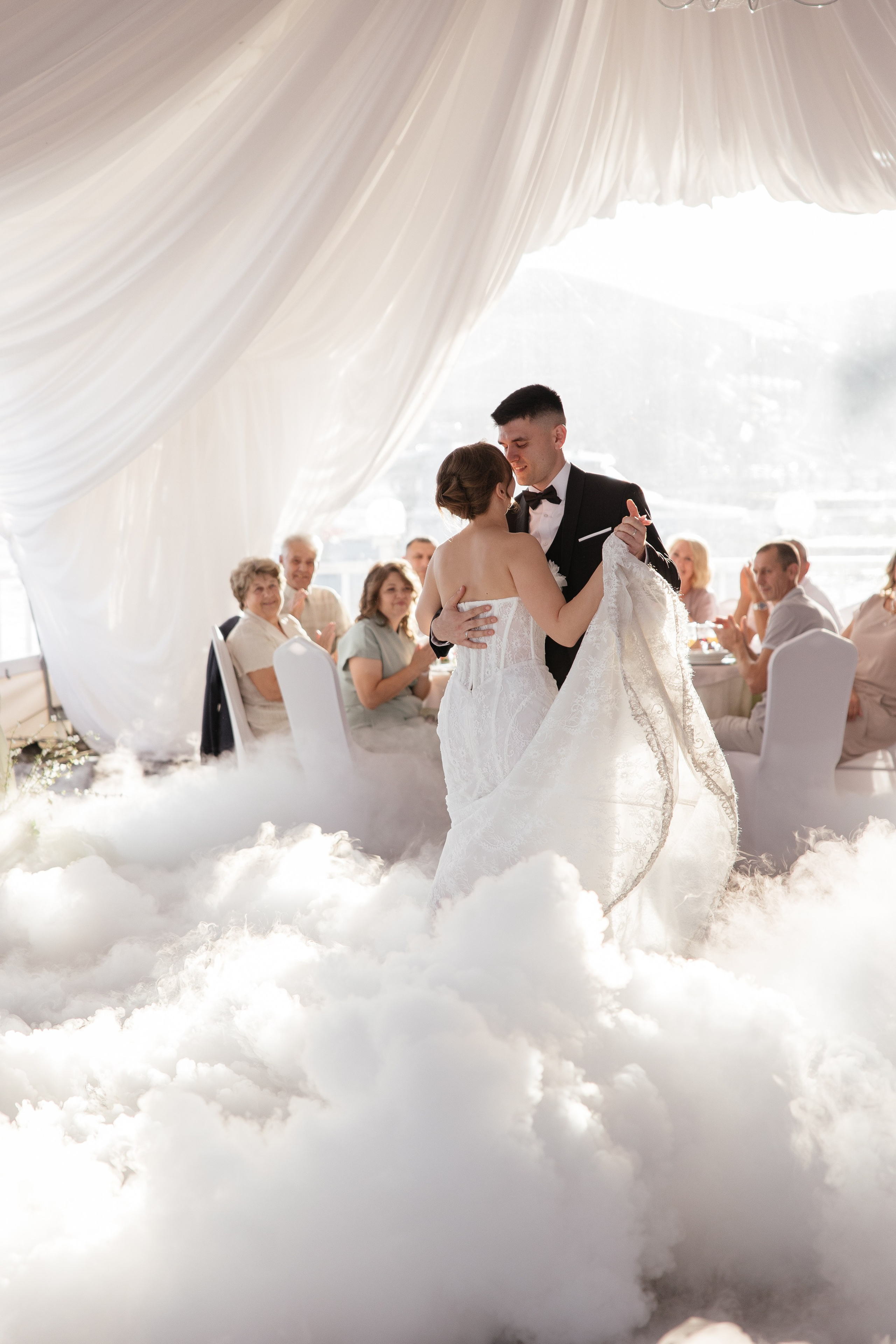 тяжелый дым в шатре