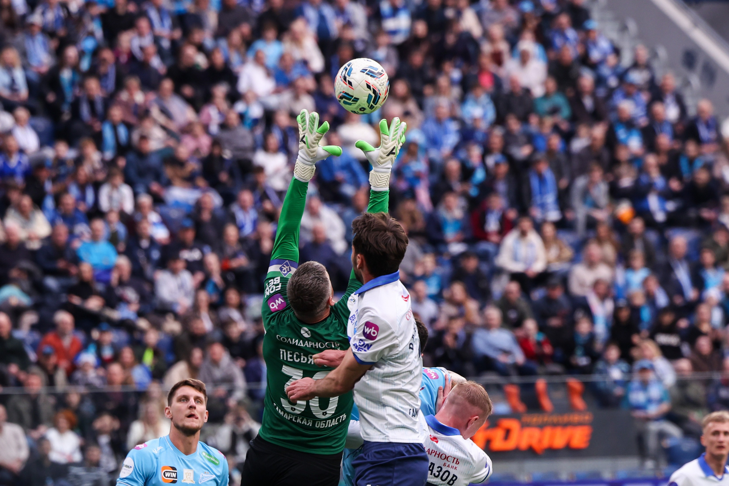 ФК «Зенит» — ФК «Крылья советов». Спортивный и репортажный фотограф Антон Тереханов