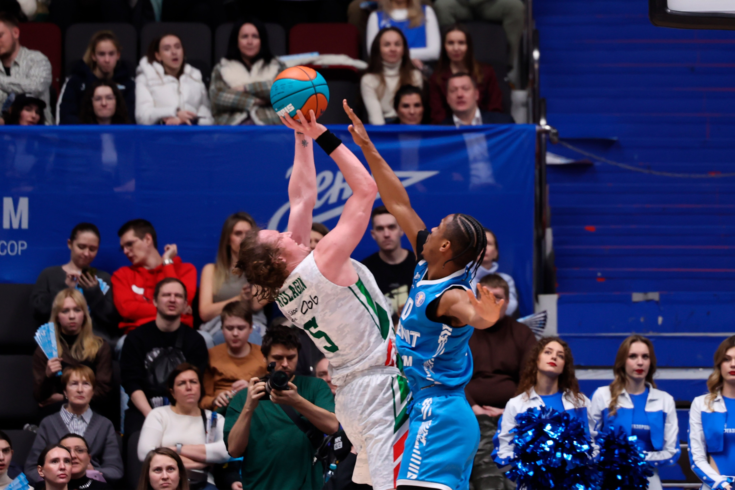 БК Зенит — БК Уникс 13.02.2025. Спортивный и репортажный фотограф Антон Тереханов