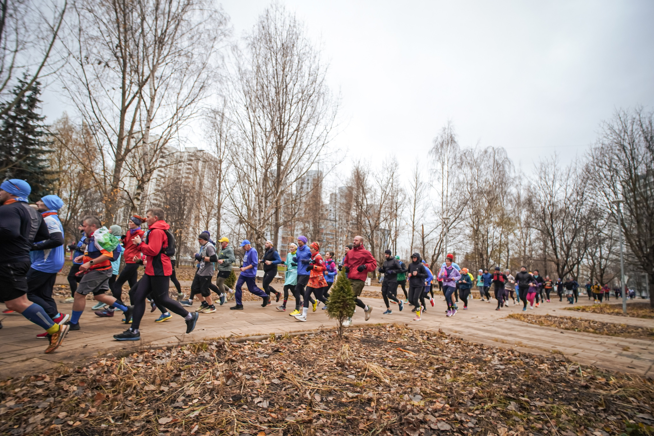 #марафонудома #яuzarun 2024 2-я петля, группа 6:30. Роман Капилюшов. Бег. Фото. Видео. г. Люберцы