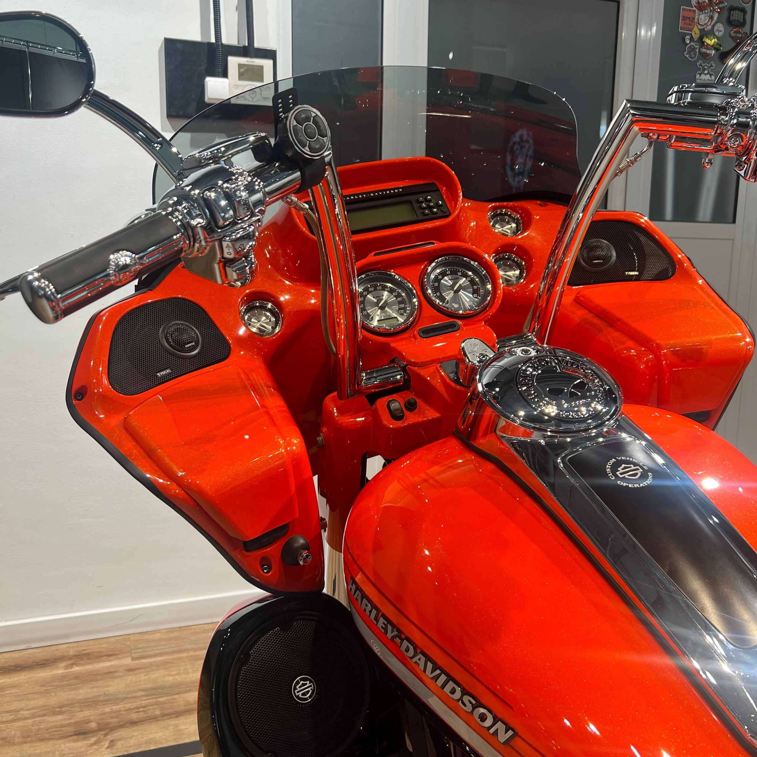 Harley Davidson CVO Road Glide (Electric Orange) (Touring) — купить мотоцикл. Hello Davidson, Москва. Только хорошие мотоциклы…