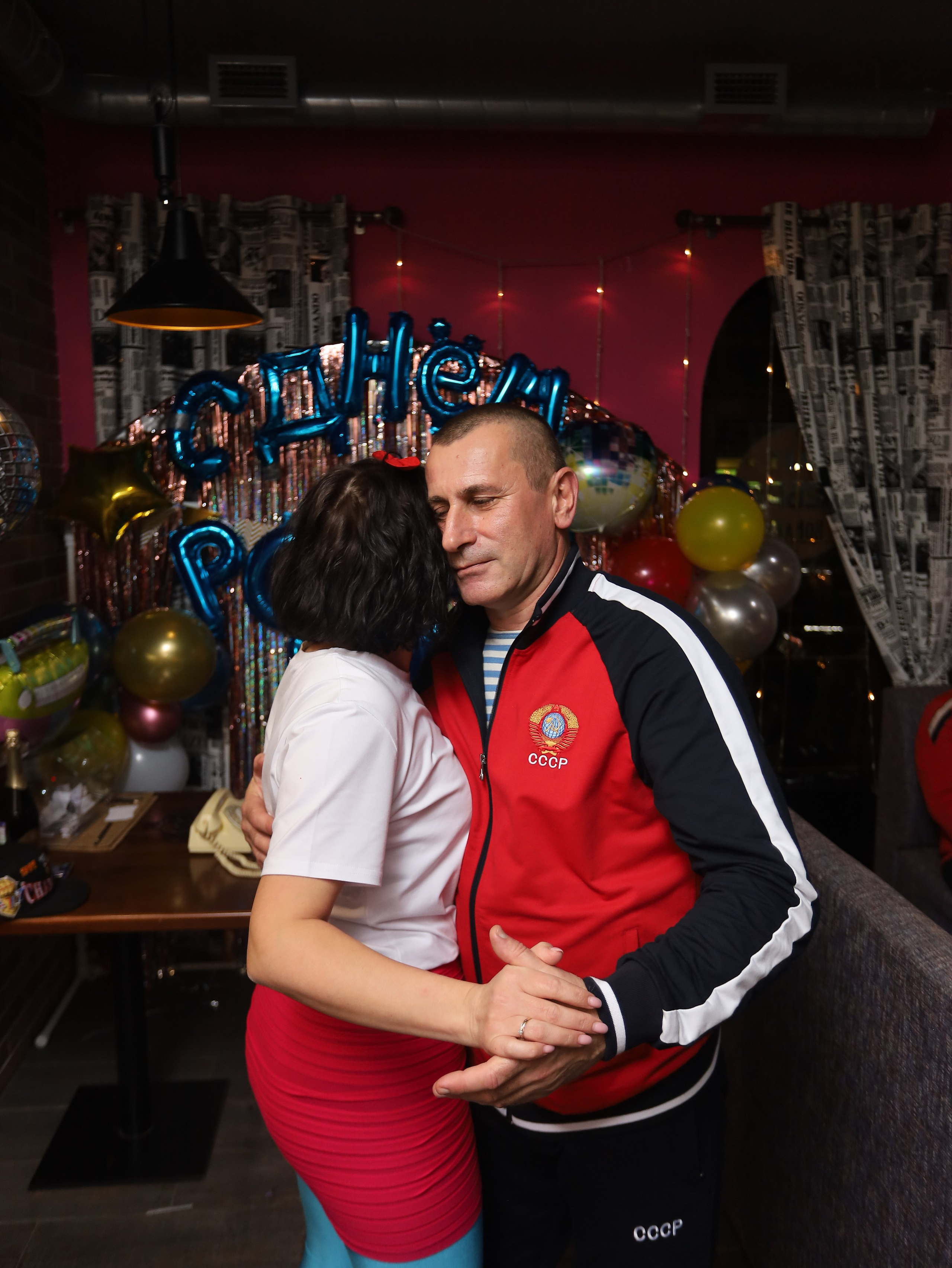 Дискотека в стиле 90-х. Репортажный фотограф Анапа