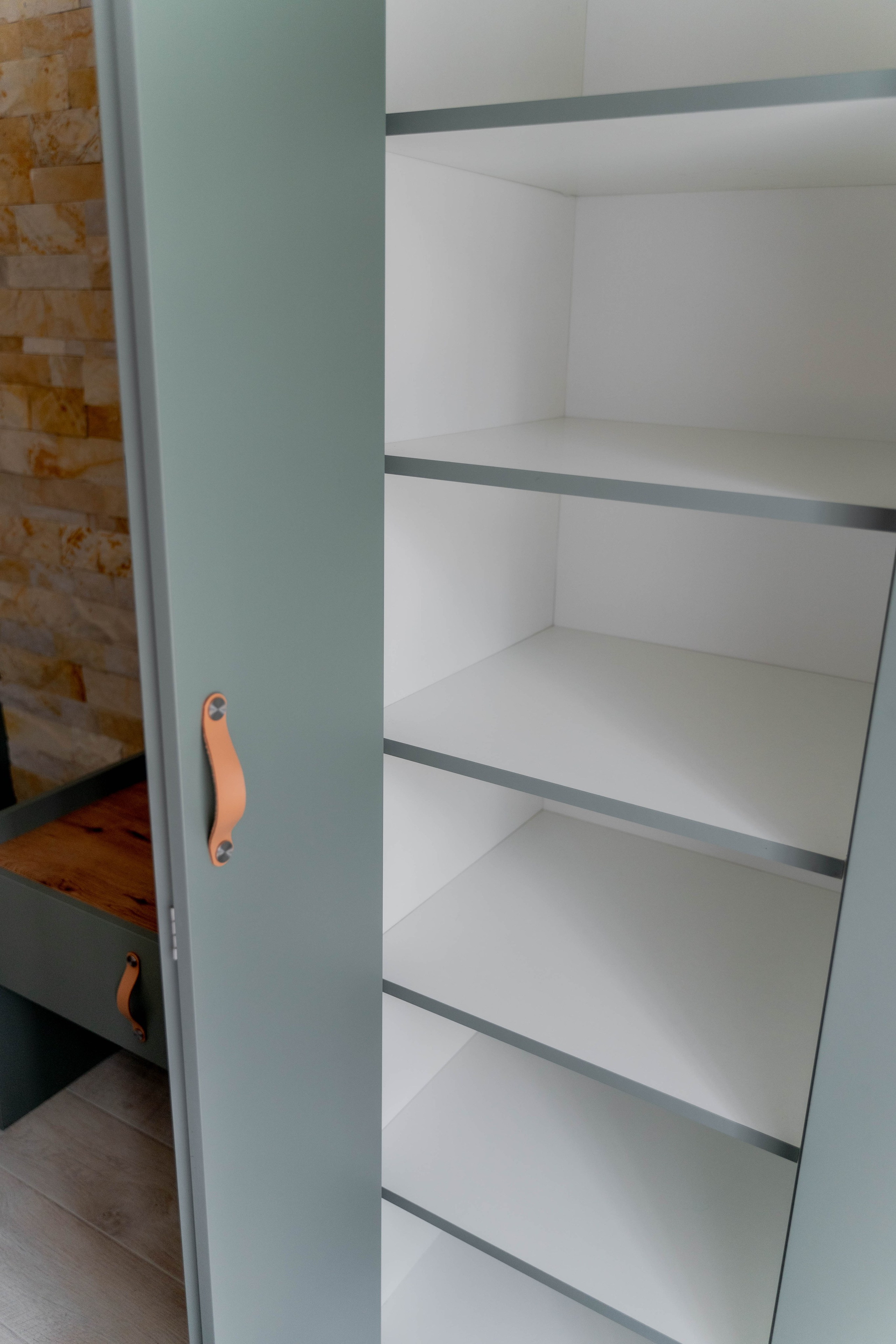 Madre interiors. Photographer Liana Sudets Serbia Kopaonik Brzece Brus